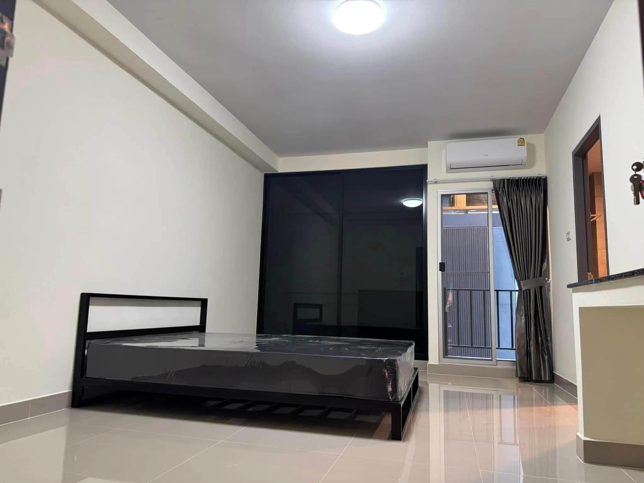 استوديوهات للإيجار الشهري بمساحة 20 م² في My Space Apartment، Soi Ratchadaphisek 3 Yaek 8، Din Daeng، على بعد حوالي 600 م من محطة MRT Thailand Cultural Centre صورة 4