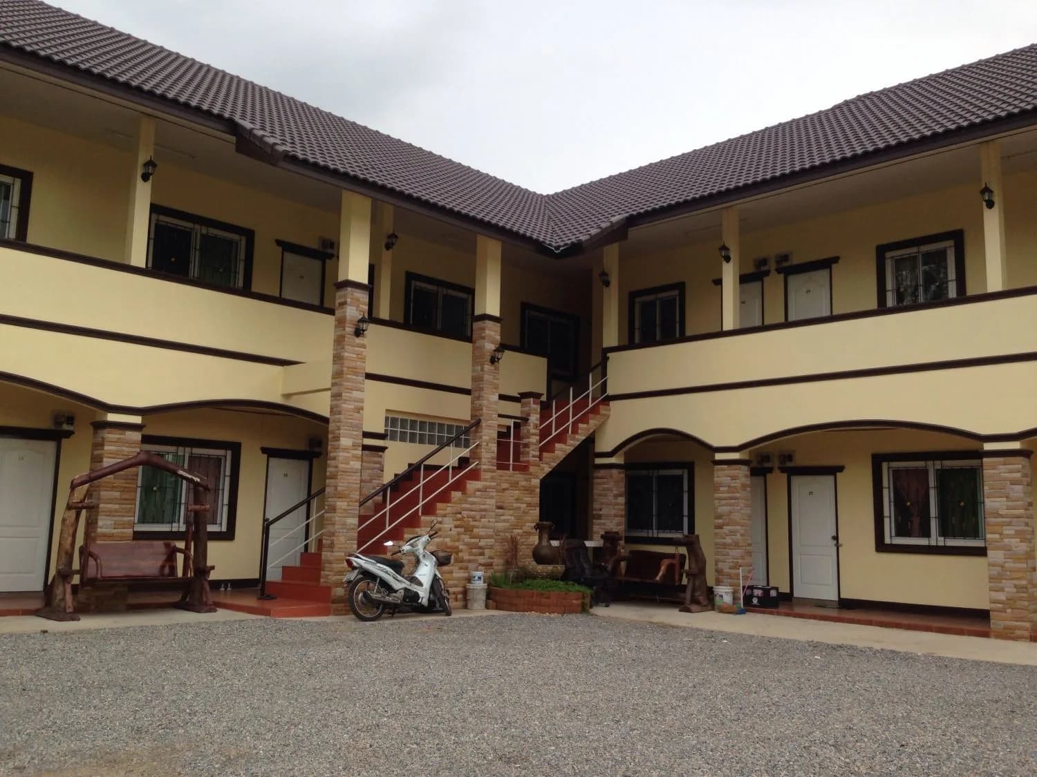 Nakornpetch Apartment، San Sai: غرف شهرية بشرفة وركن مطبخ قرب سوق Mae Kuang صورة 4