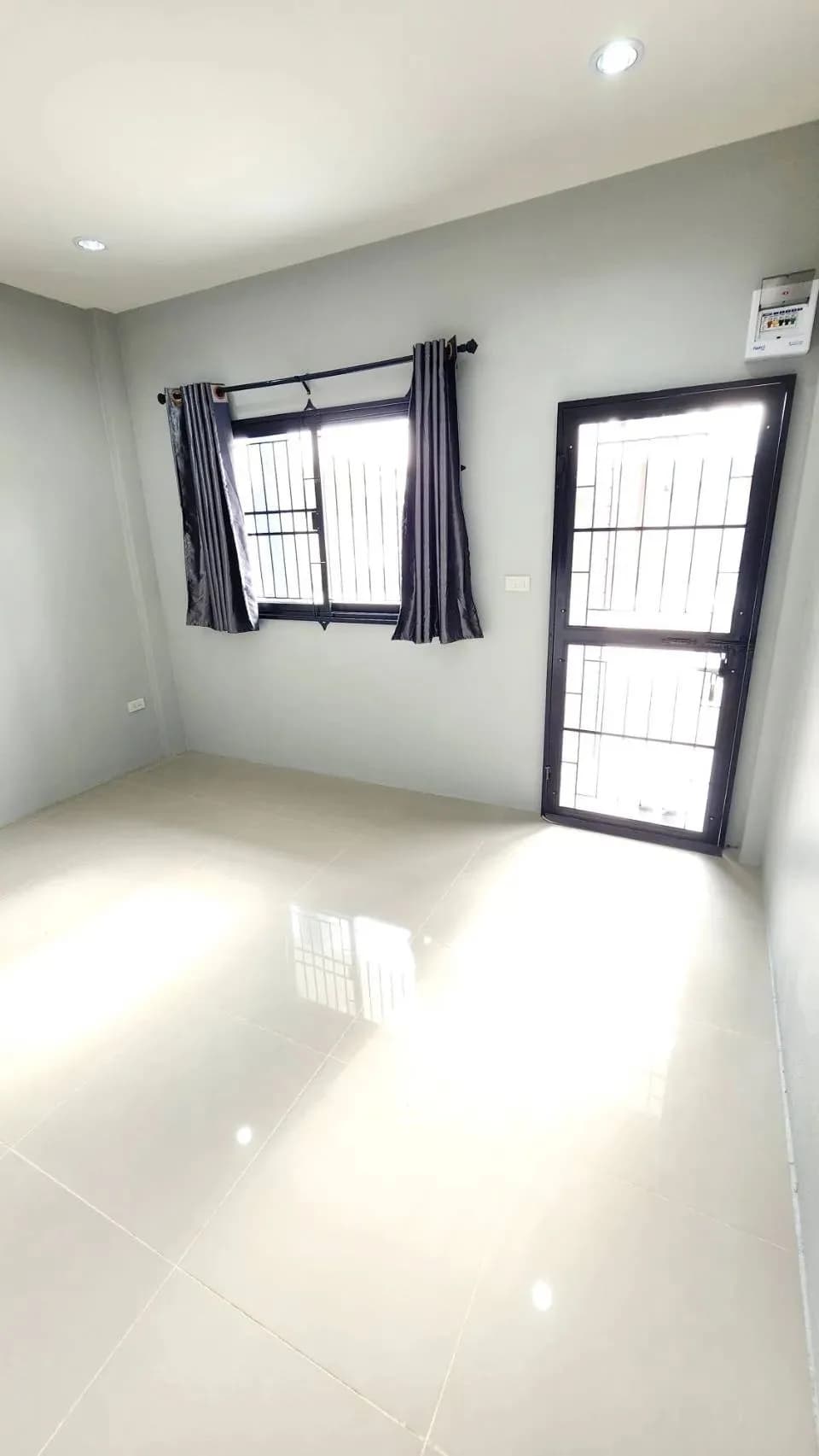 Nalun Place 1, Pluak Daeng: Monthly 36 sq.m. Air-Con Dormitory Rooms near Amata City Rayong photo 4
