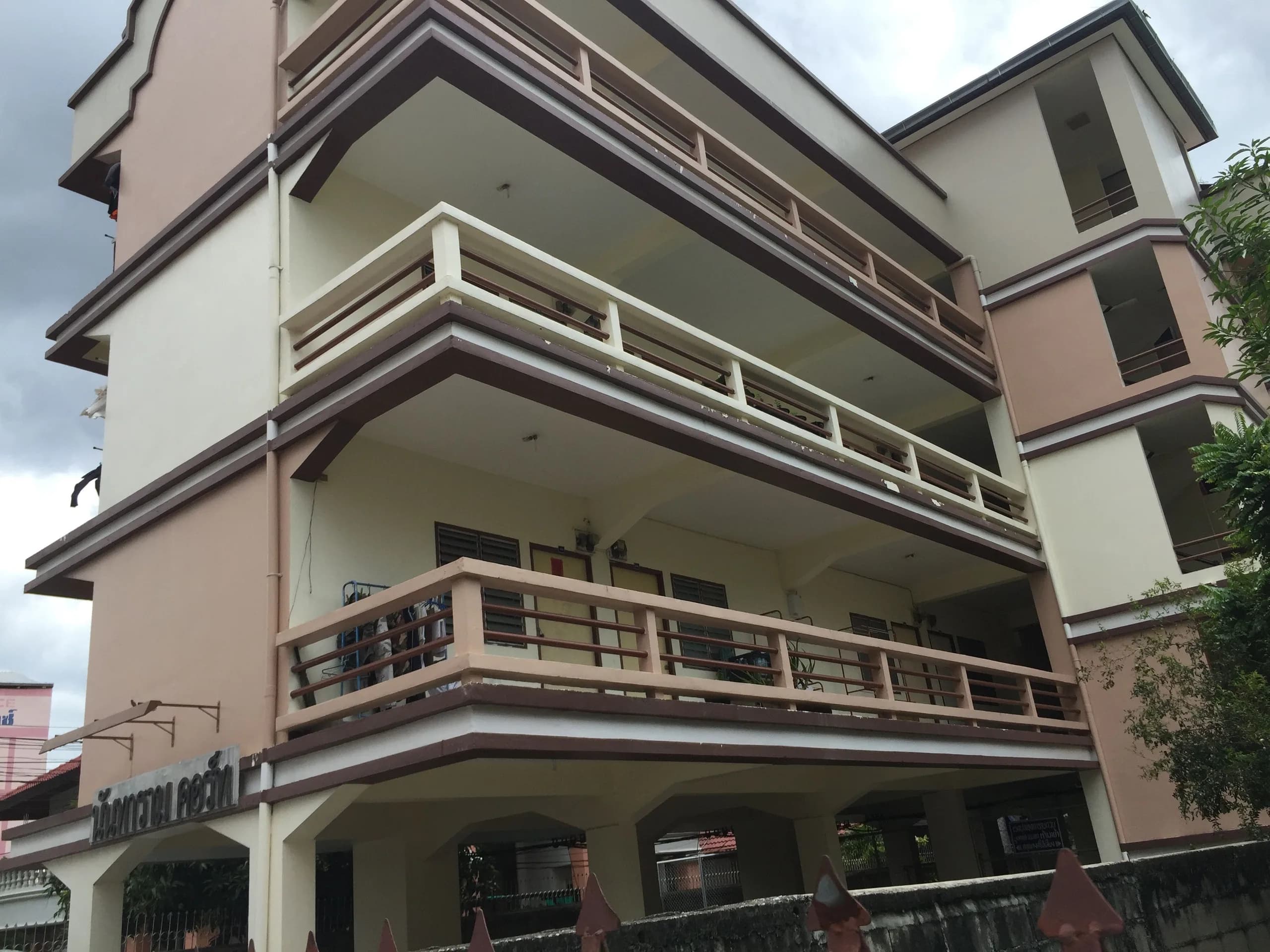 Nantaram Court: غرف شهرية بمروحة ومكيّفة 25 م² قرب Chiang Mai College of Dramatic Arts صورة 2