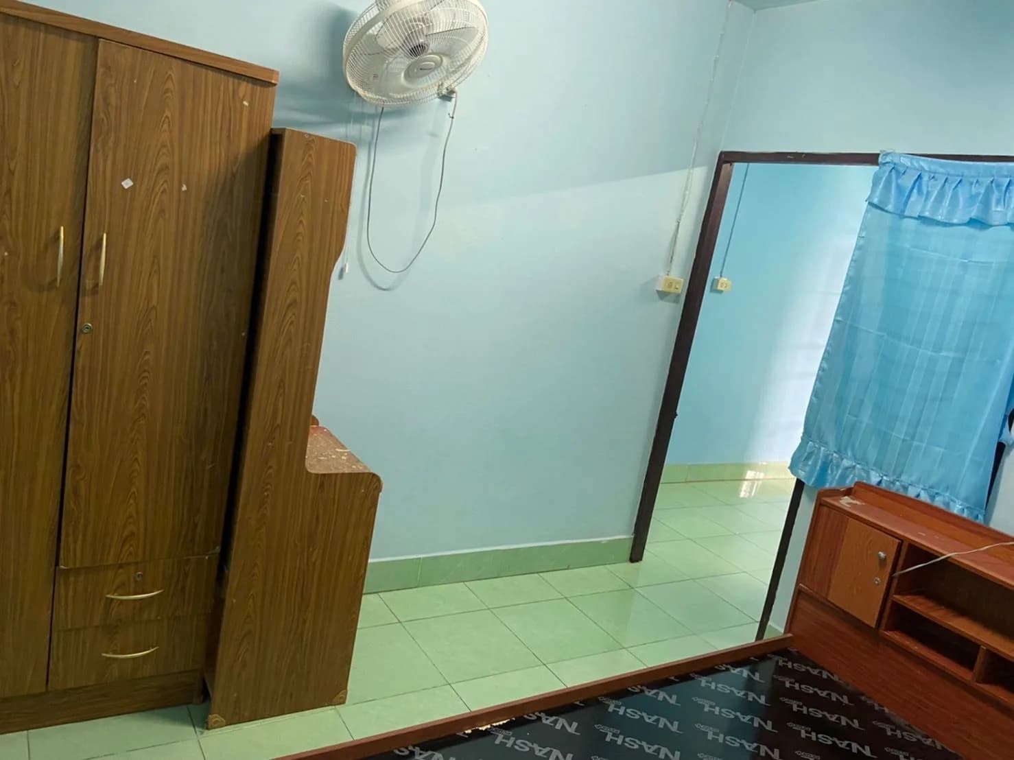หอพักนริศรา บ้านกลาง ลำพูน ห้องพัดลมรายเดือน เฟอร์นิเจอร์ครบ ใกล้นิคมอุตสาหกรรมภาคเหนือ