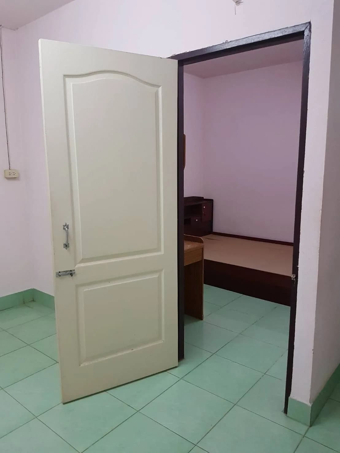 Narisara Dormitory, Ban Klang, Lamphun: Kamar Kipas Angin Furnished Bulanan Dekat Northern Region Industrial Estate foto 7
