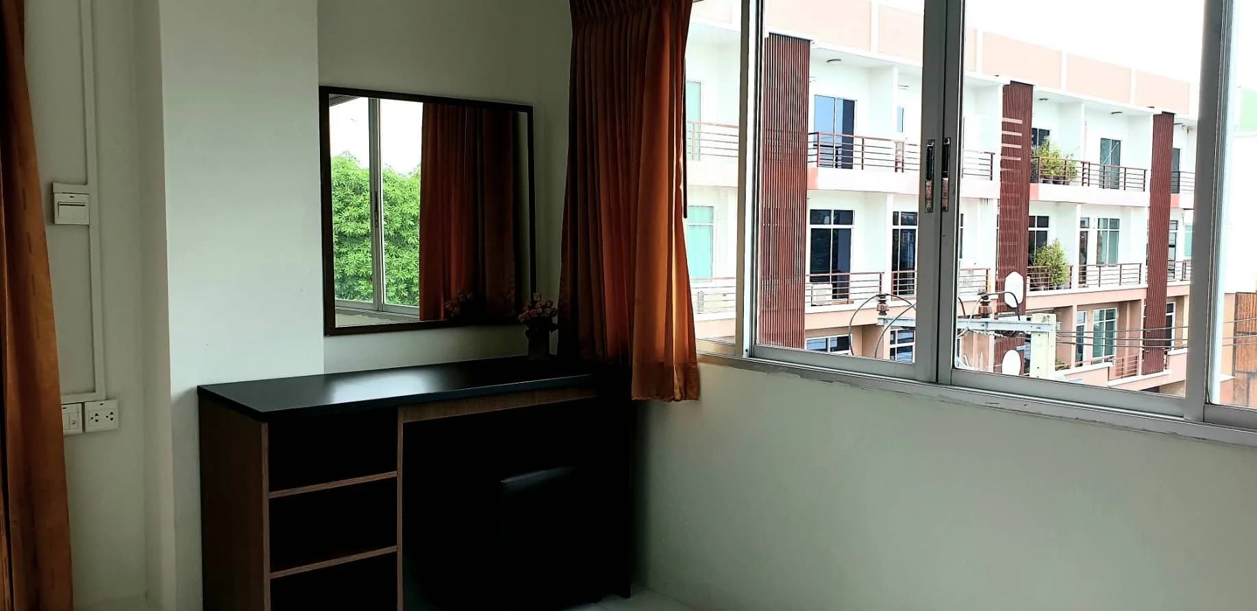 Nawarin Ratchada Apartment، Soi Ratchadaphisek 20، Sutthisan: استوديوهات للإيجار الشهري بمساحة 23–25 م²، قرب MRT Ratchadaphisek صورة 2