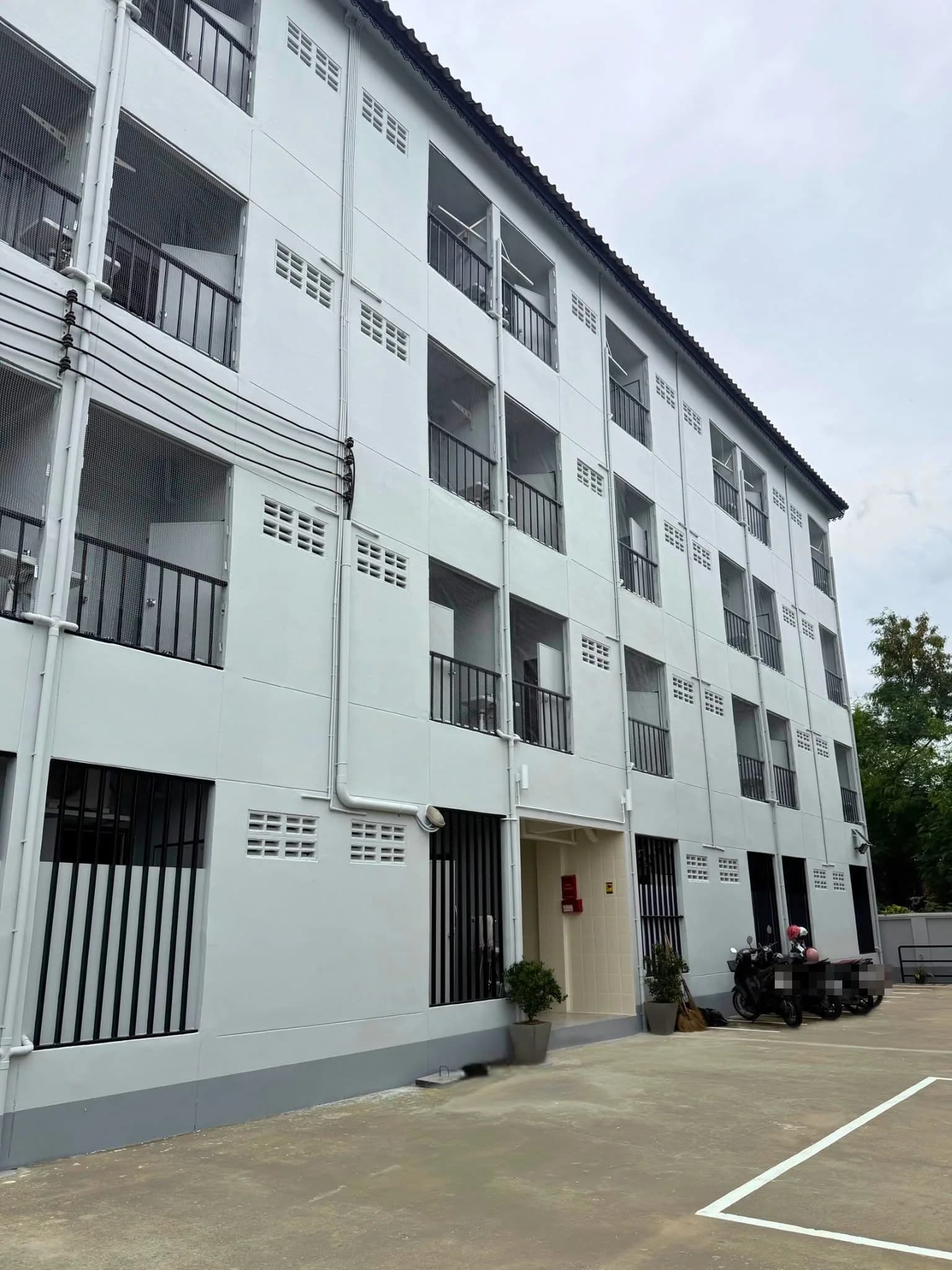 NidaSerithai Apartment، Soi Seri Thai 9، Bueng Kum، غرف مكيّفة مجدّدة للإيجار الشهري مع Wi-Fi مجاني، قرب NIDA صورة 2