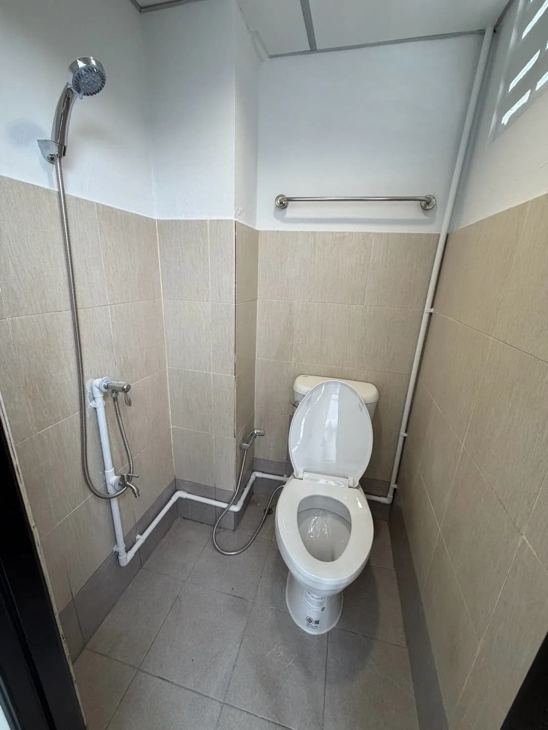NidaSerithai Apartment، Soi Seri Thai 9، Bueng Kum، غرف مكيّفة مجدّدة للإيجار الشهري مع Wi-Fi مجاني، قرب NIDA صورة 3