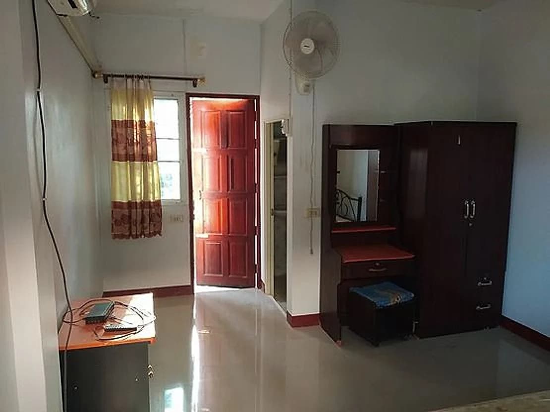 P. Apartment, Chonnabot, Khon Kaen: Möblierte klimatisierte Zimmer zur Monatsmiete nahe dem Krankenhaus Chonnabot Foto 6