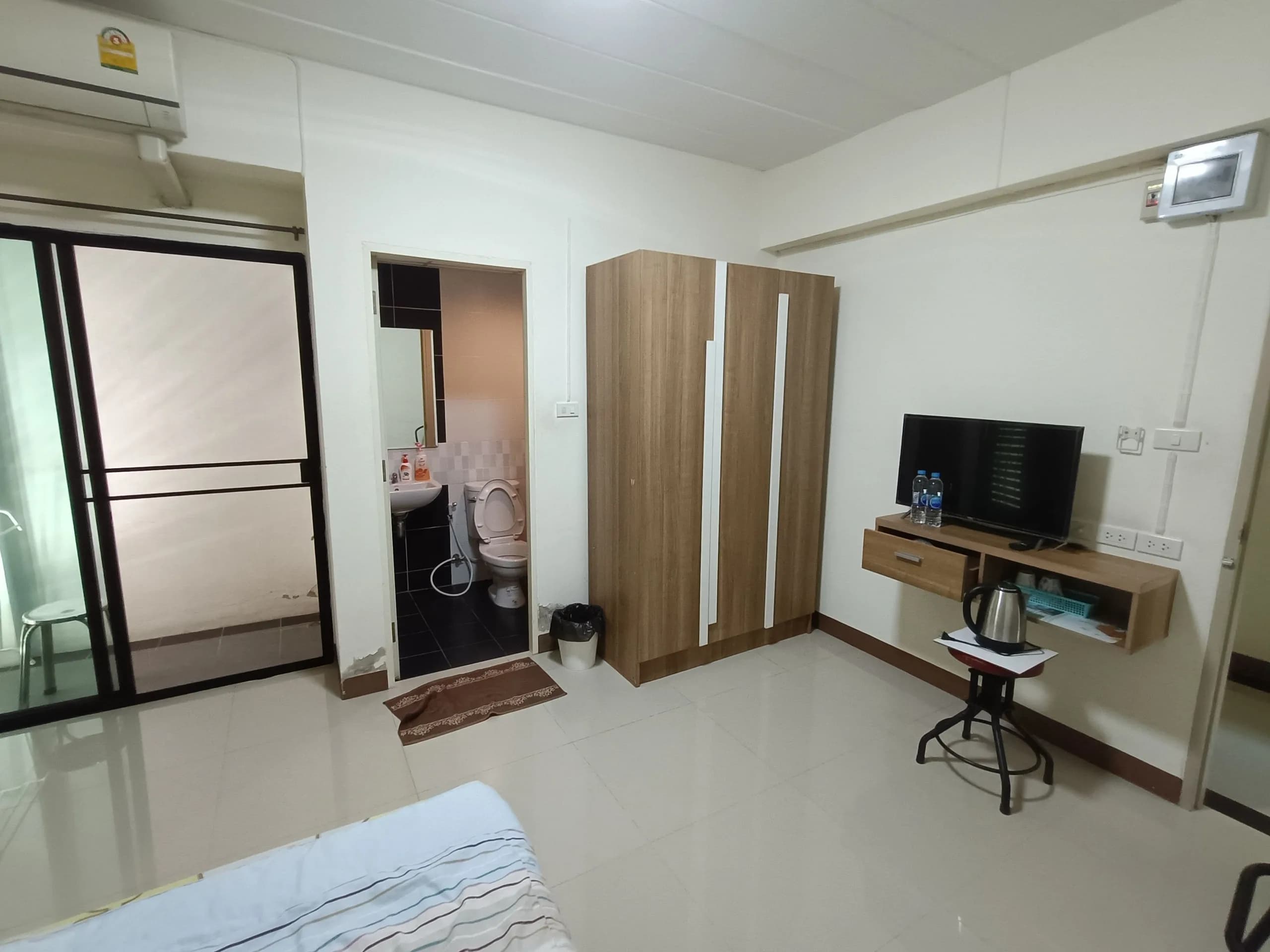 PA House Apartment, Soi Chak Phra 24, Taling Chan: Studios mit 25 m² und Balkon zur Monatsmiete, nahe Silpakorn-Universität Foto 4