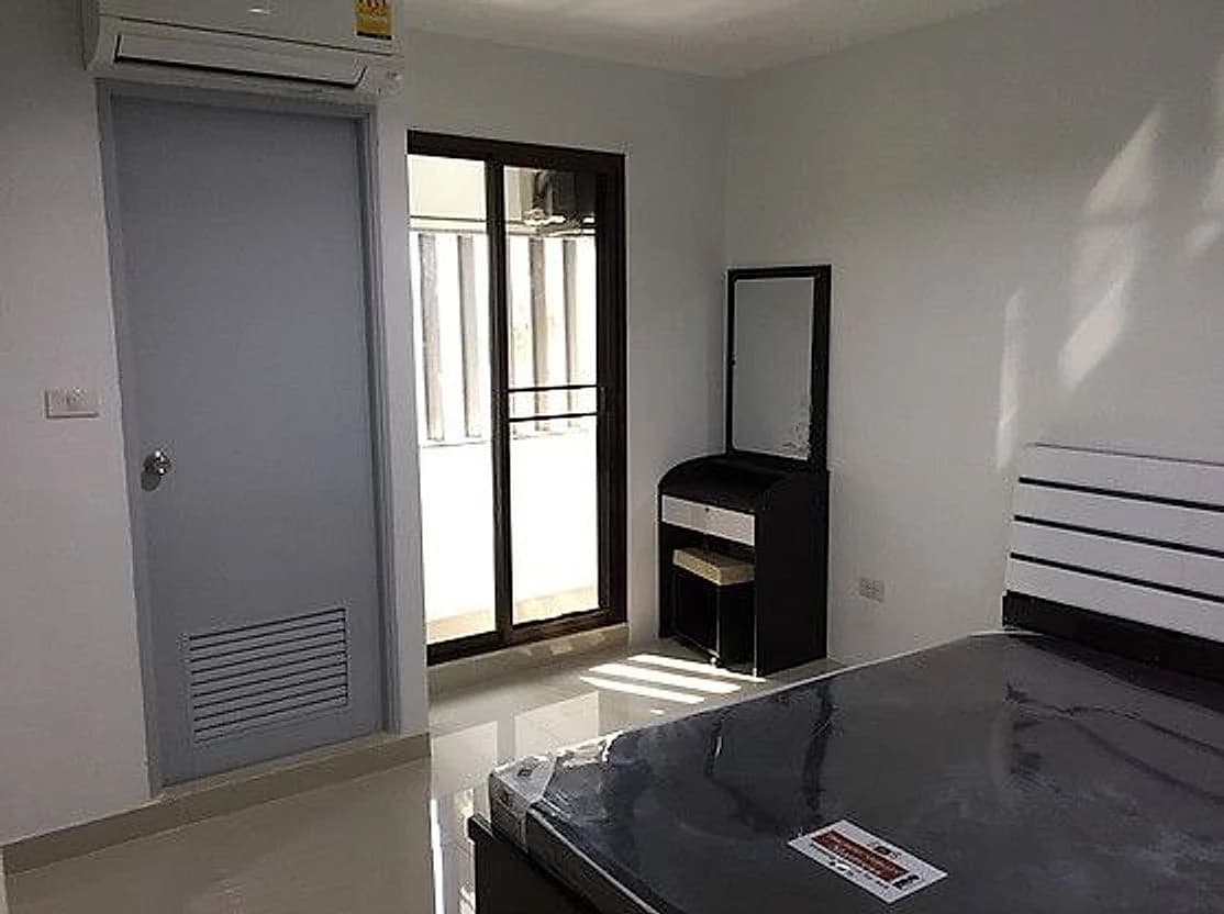 Pasuk Place, Soi Sathu Pradit 58, Yan Nawa: möblierte Zimmer mit 18 m² zur Monatsmiete, nahe BRT Wat Dokmai Foto 7