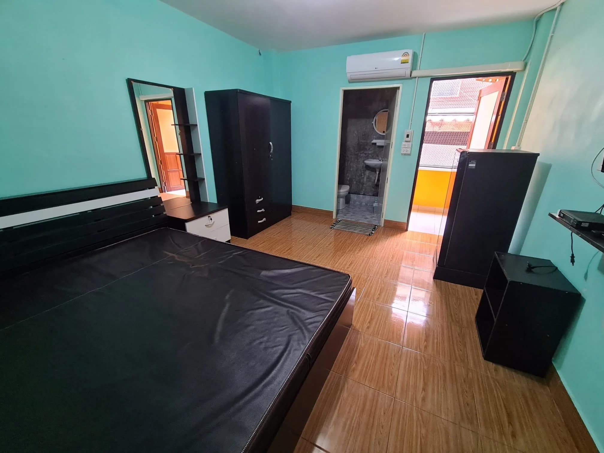 Phatsakorn Room, Kanchanaburi: मासिक किराए पर 25 वर्ग मीटर के हॉस्टल कमरे, पालतू जानवरों की अनुमति के साथ, Kanchanaburi बस टर्मिनल के पास फ़ोटो 5