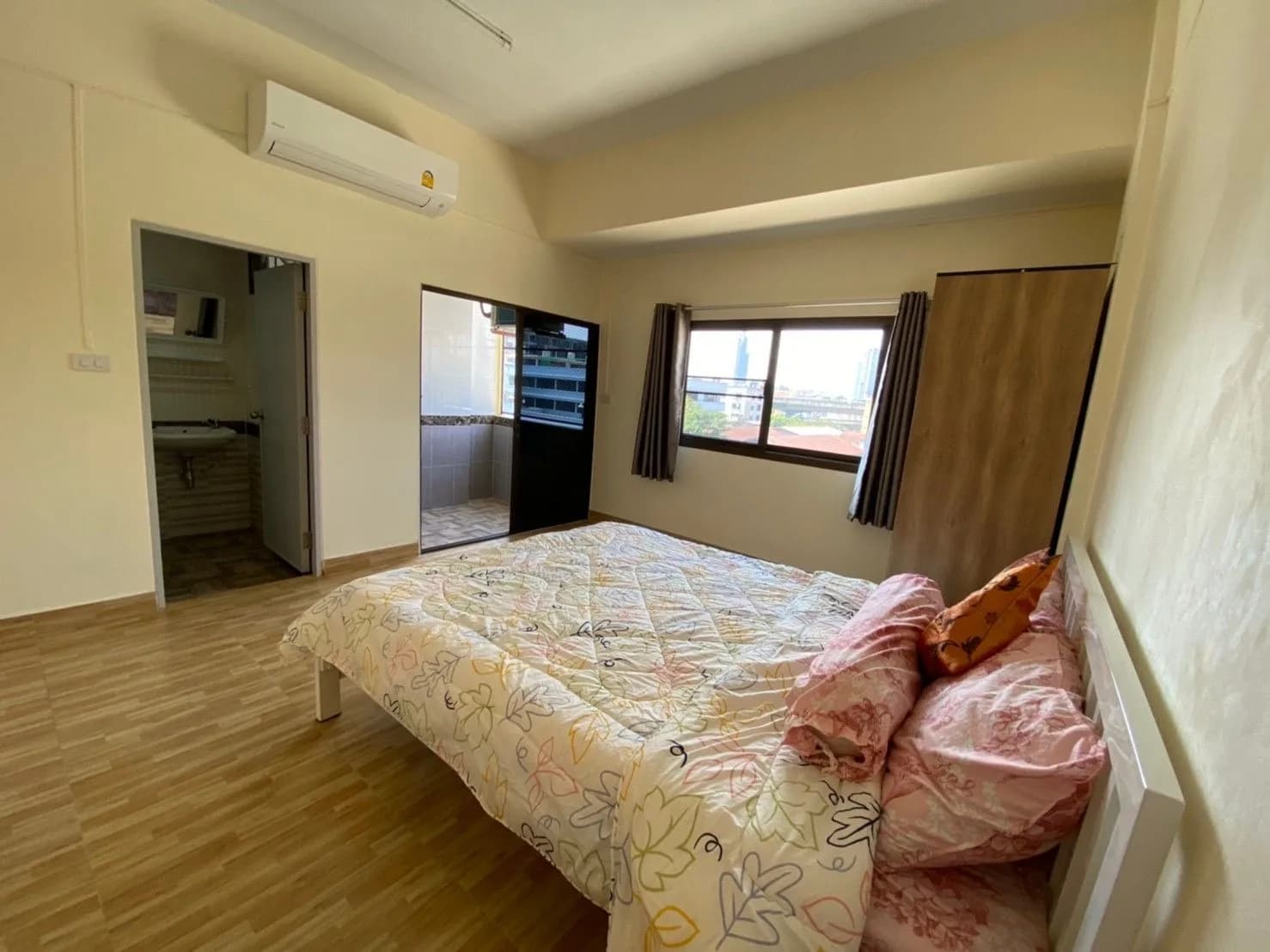 ผ่องกุล อพาร์ทเมนท์ (Phongkun Apartment) ซอยเจริญราษฎร์ 3 (ซอยวัดปรก) สาทร ห้องพักรายเดือน 22–26 ตร.ม. มีระเบียง ห่าง BTS สุรศักดิ์ประมาณ 800 ม. รูปที่ 3