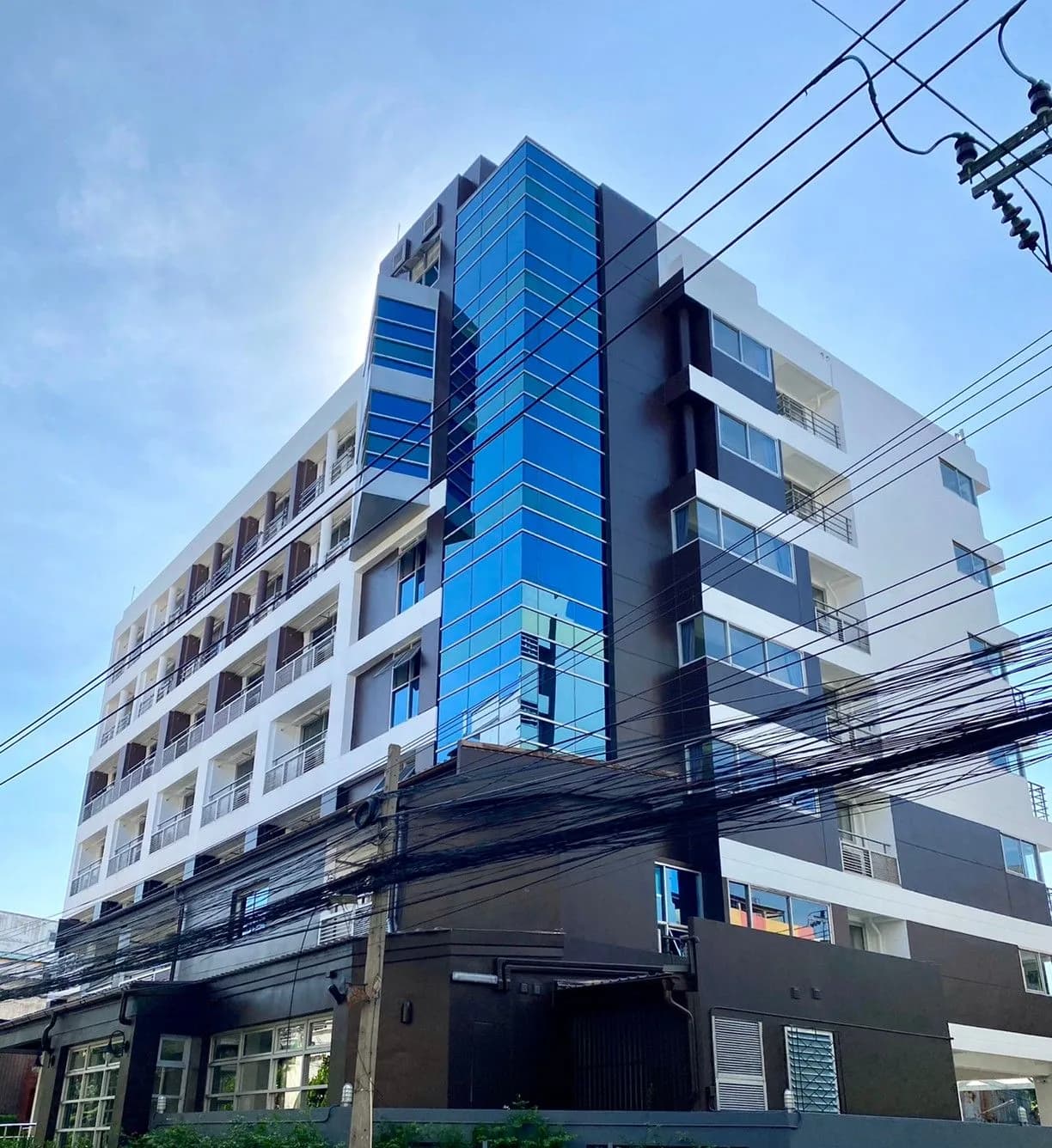 P.K. Court, Soi Ratchadaphisek 3, Din Daeng: Studio dan Suite Bulanan Seluas 30.4-52 m², Sekitar 800 m dari MRT Phra Ram 9