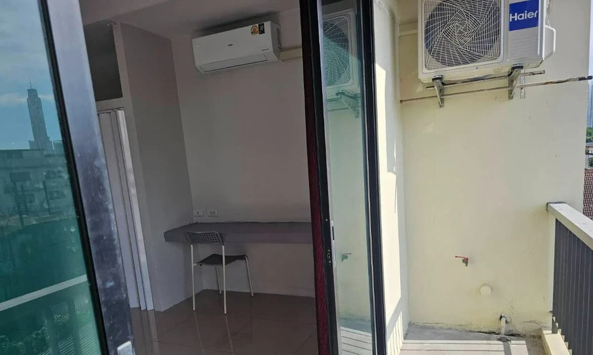 استوديوهات للإيجار الشهري بمساحة 25 م² مع شرفة في PP Residence، Soi Mae Phra Fatima، Din Daeng، على بعد حوالي 1 كم من محطة Airport Rail Link Makkasan صورة 7