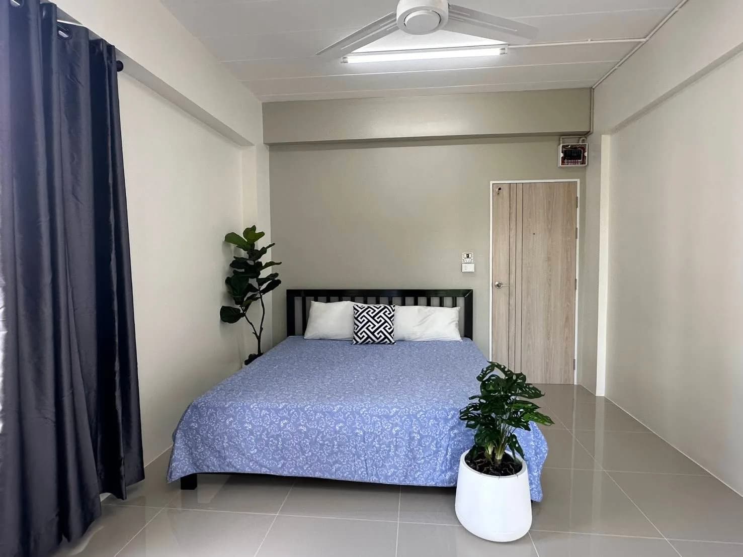 Pracha Uthit Place, Soi Pracha Uthit 72/1, Thung Khru : chambres de 26 m² au mois, avec balcon et évier photo 3
