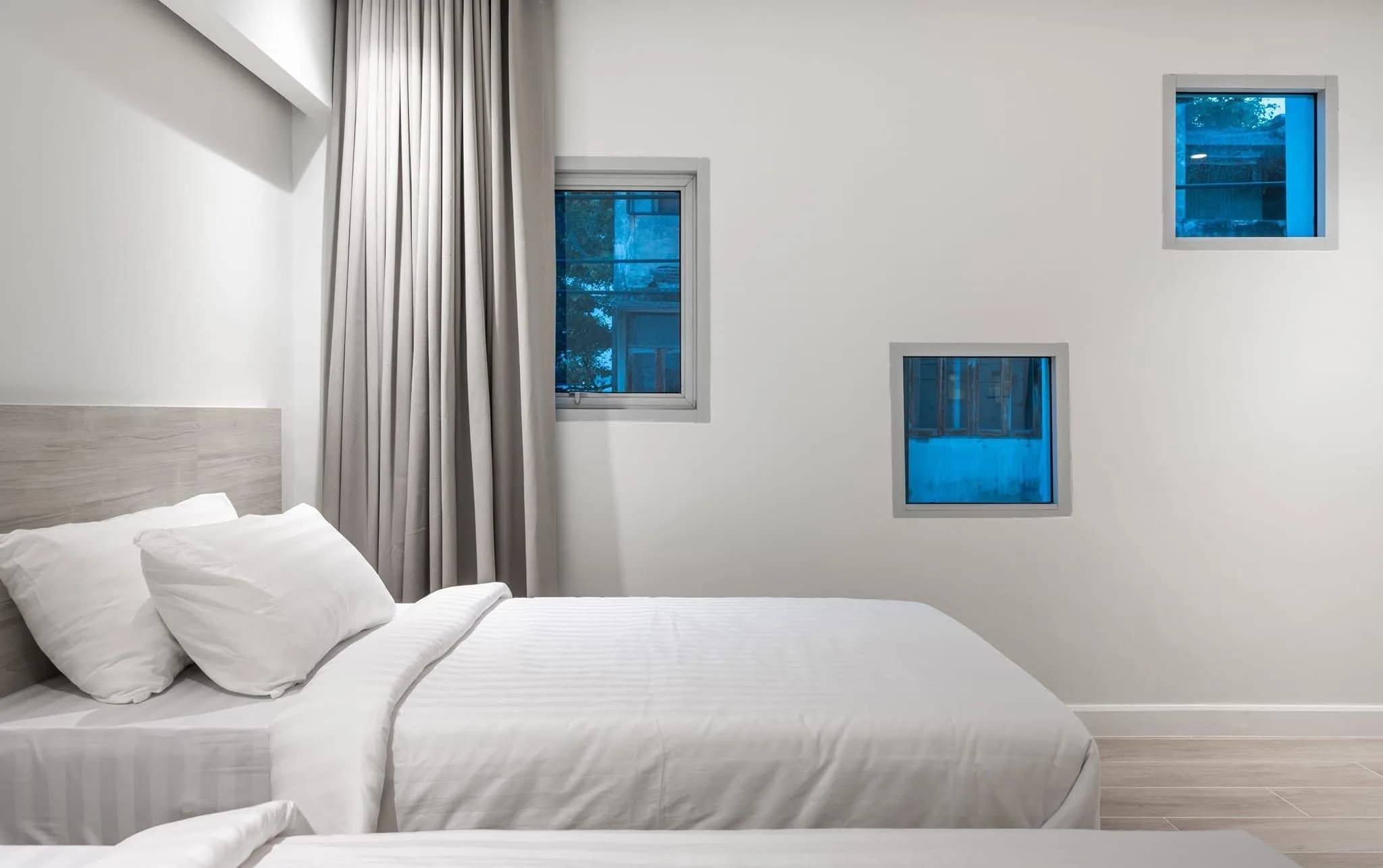 PUNICA, Soi Rong Mueang 3, Pathum Wan: Studio Bulanan 24 m² di Gedung Rendah dengan Halaman Pohon, Dekat Chulalongkorn University foto 5