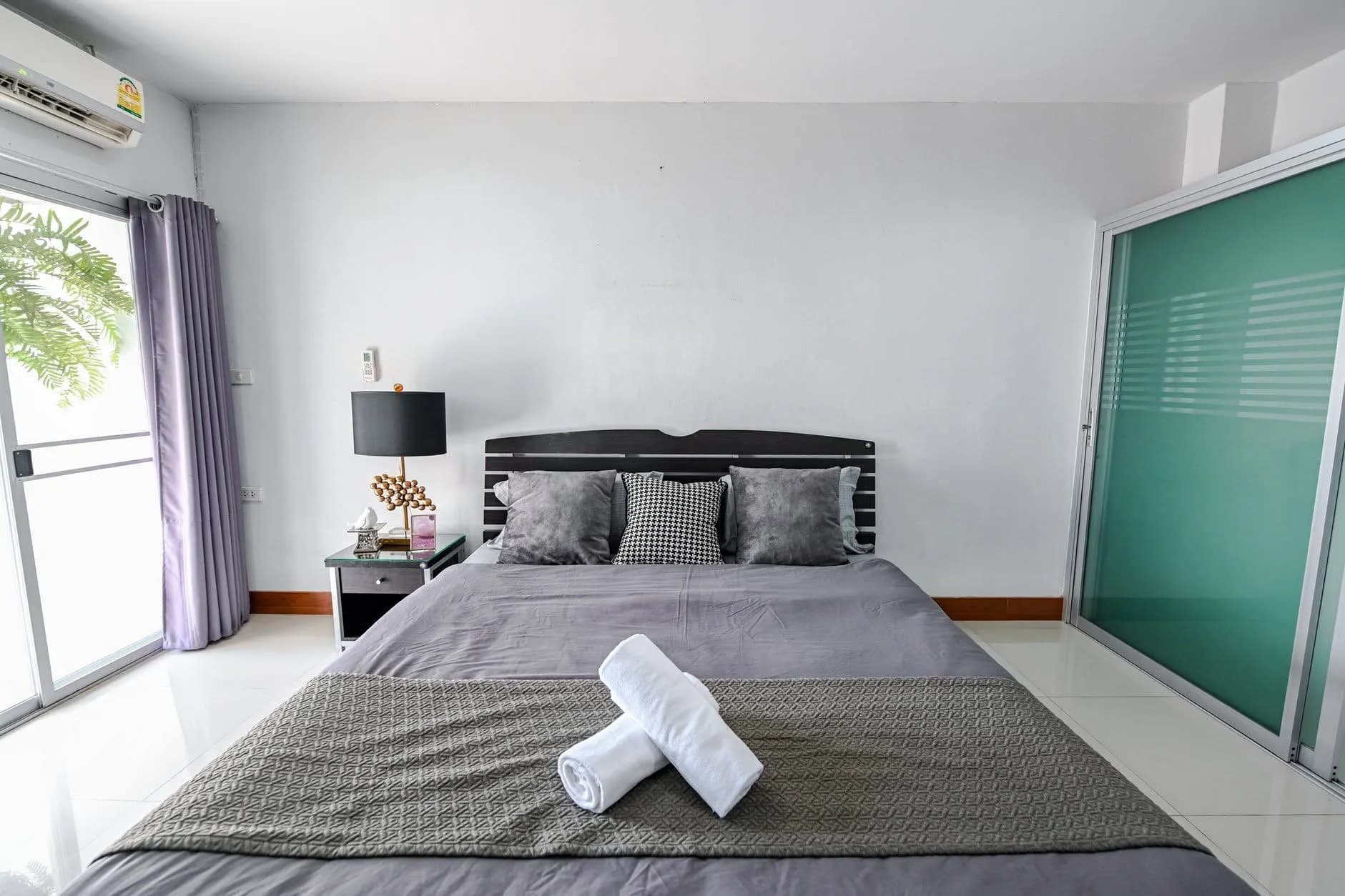 غرف للإيجار الشهري بمساحة 26-30 م² في مبنيين ضمن Ratchapruek Place Apartment، Soi Mahasawat 4، Bang Kruai، Nonthaburi، قرب Central Westville صورة 3