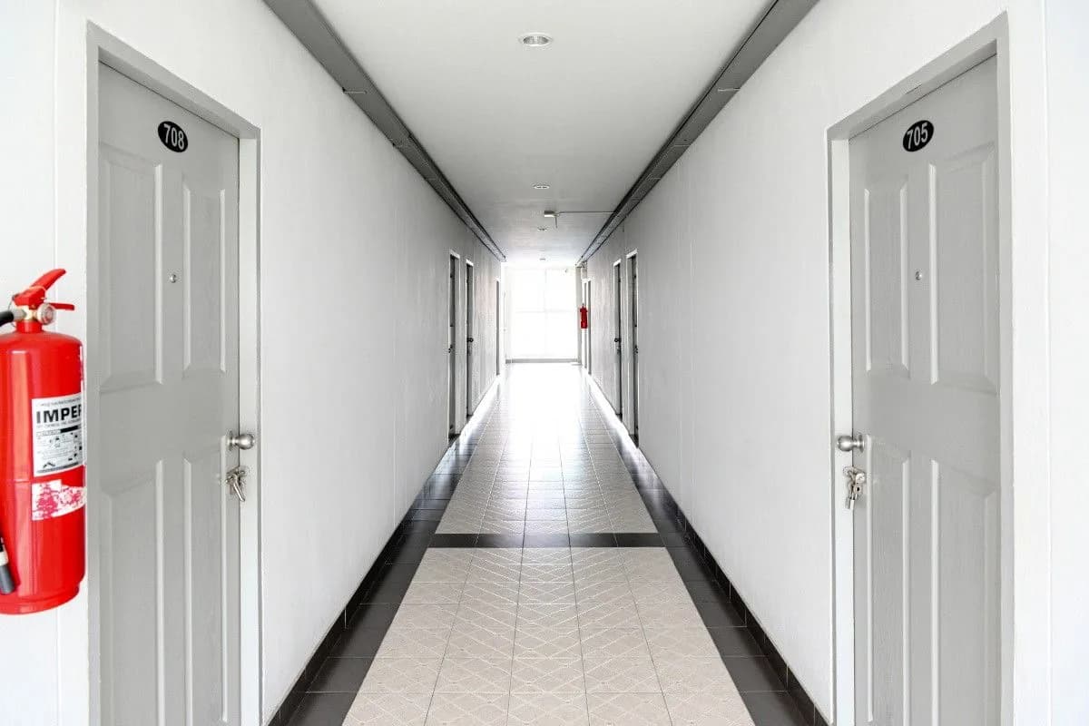 غرف للإيجار الشهري بمساحة 26-30 م² في مبنيين ضمن Ratchapruek Place Apartment، Soi Mahasawat 4، Bang Kruai، Nonthaburi، قرب Central Westville صورة 6