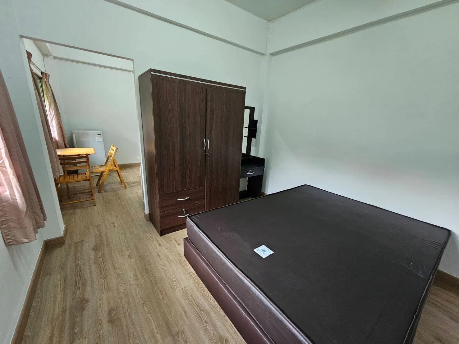 REN Apartment، Mae Hia: غرف شهرية بمروحة ومكيّفة قرب سوق Mae Hia الطازج صورة 6