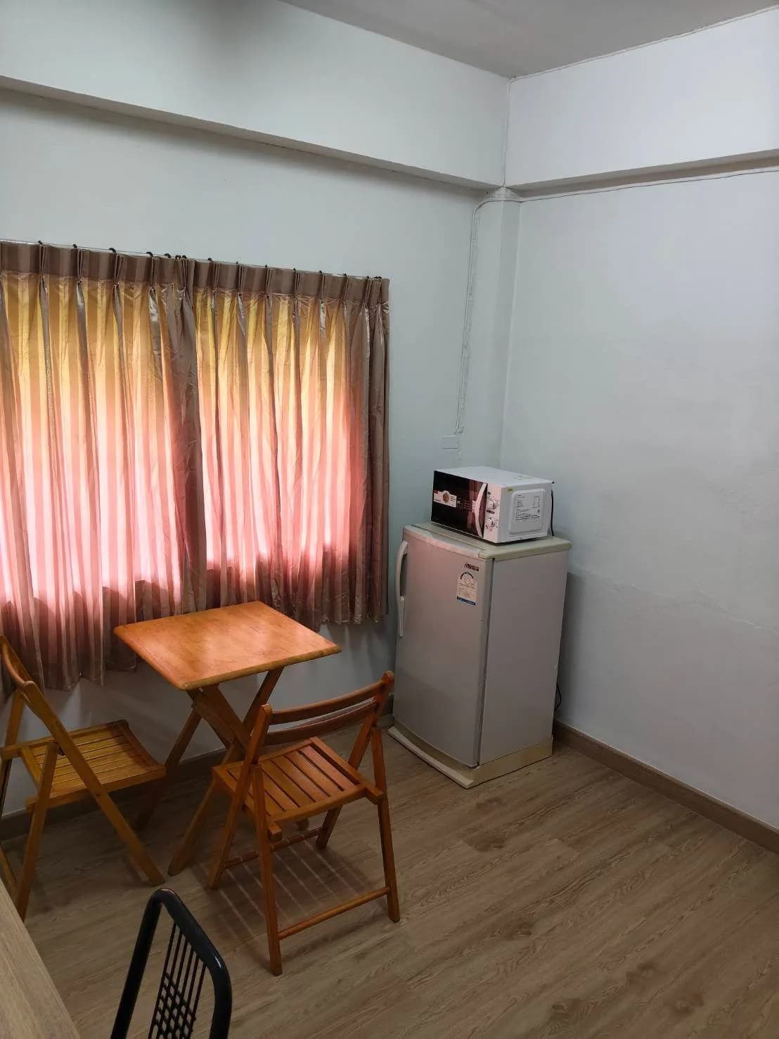 REN Apartment، Mae Hia: غرف شهرية بمروحة ومكيّفة قرب سوق Mae Hia الطازج صورة 7