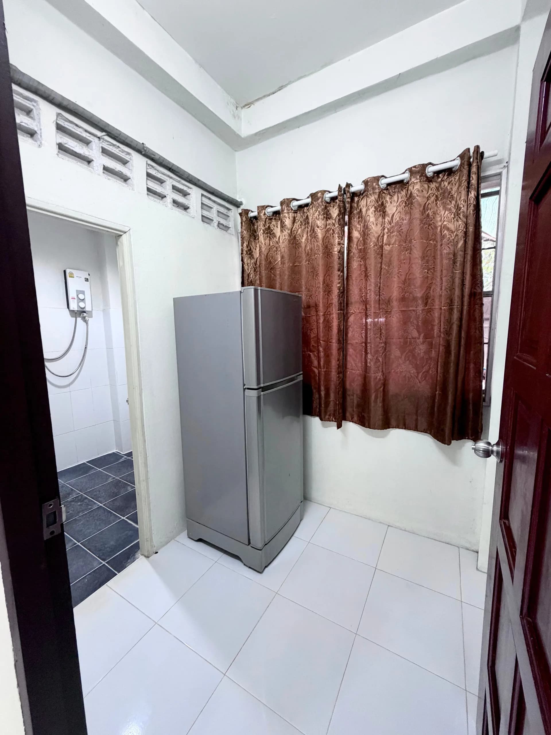 Rintrrada Place, Saraphi: Kamar AC Bulanan Dekat Stasiun Kereta Api Saraphi foto 7