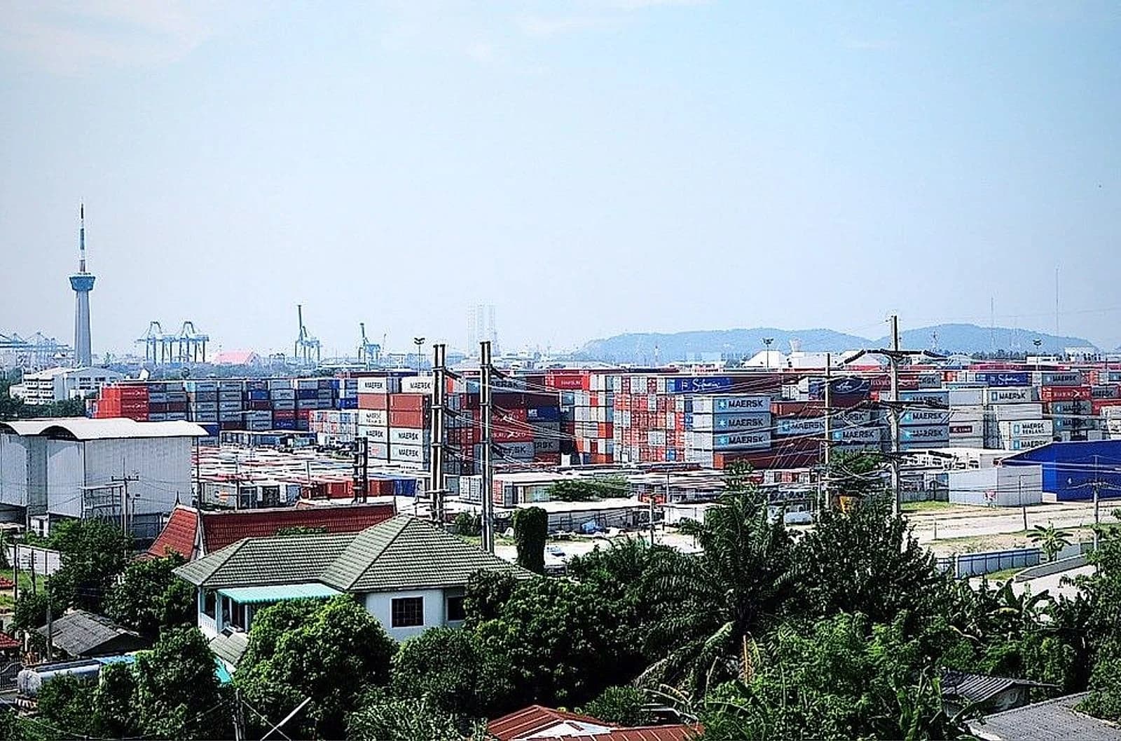 Rungsub Apartment, Laem Chabang: habitaciones con aire acondicionado y estándar con balcón amplio en alquiler mensual, cerca de Harbor Mall foto 7