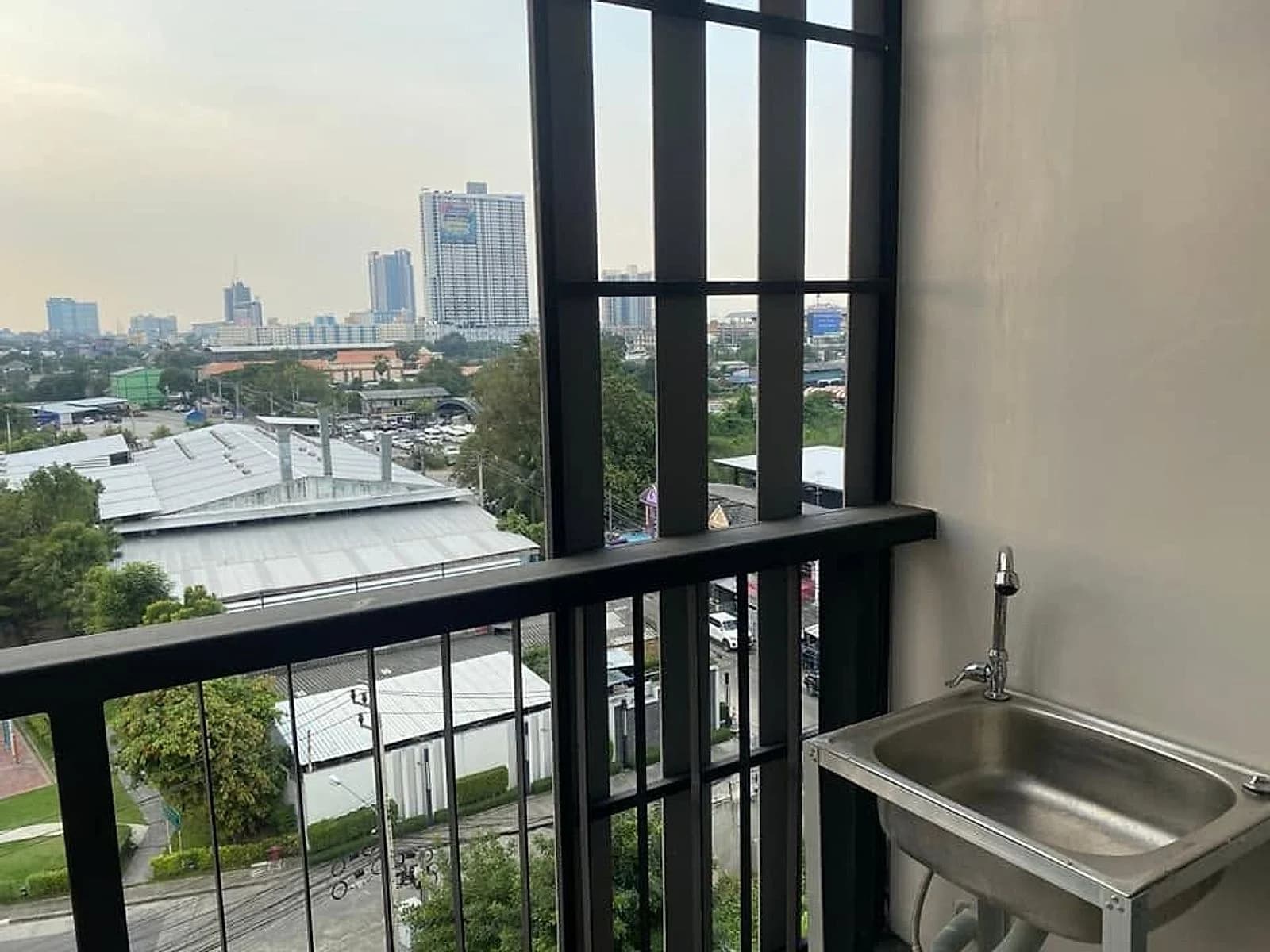 S. Wattana Apartment, Rattanathibet Soi 17 : studios à louer au mois, avec mobilier intégré et jardin sur le toit, près du MRT Yaek Nonthaburi 1 photo 8