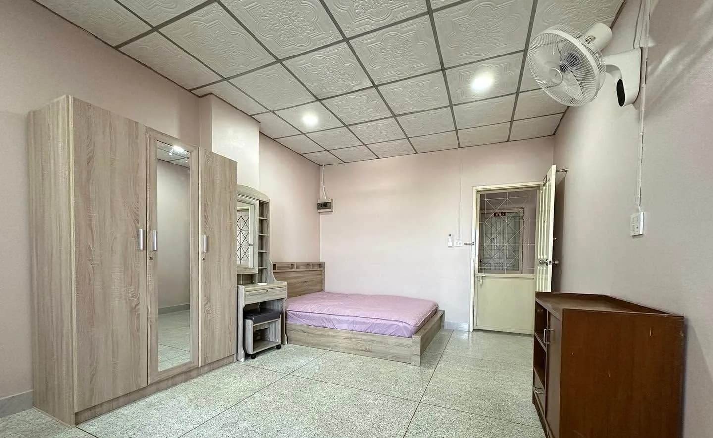 Sakon Apartment, Soi Phetkasem 50/3: Furnished Monthly Rooms near MRT Phasi Charoen photo 4