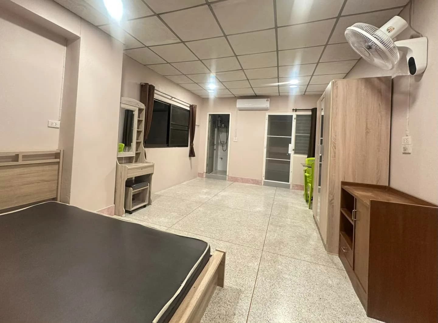 Sakon Apartment, Soi Phetkasem 50/3: Furnished Monthly Rooms near MRT Phasi Charoen photo 6
