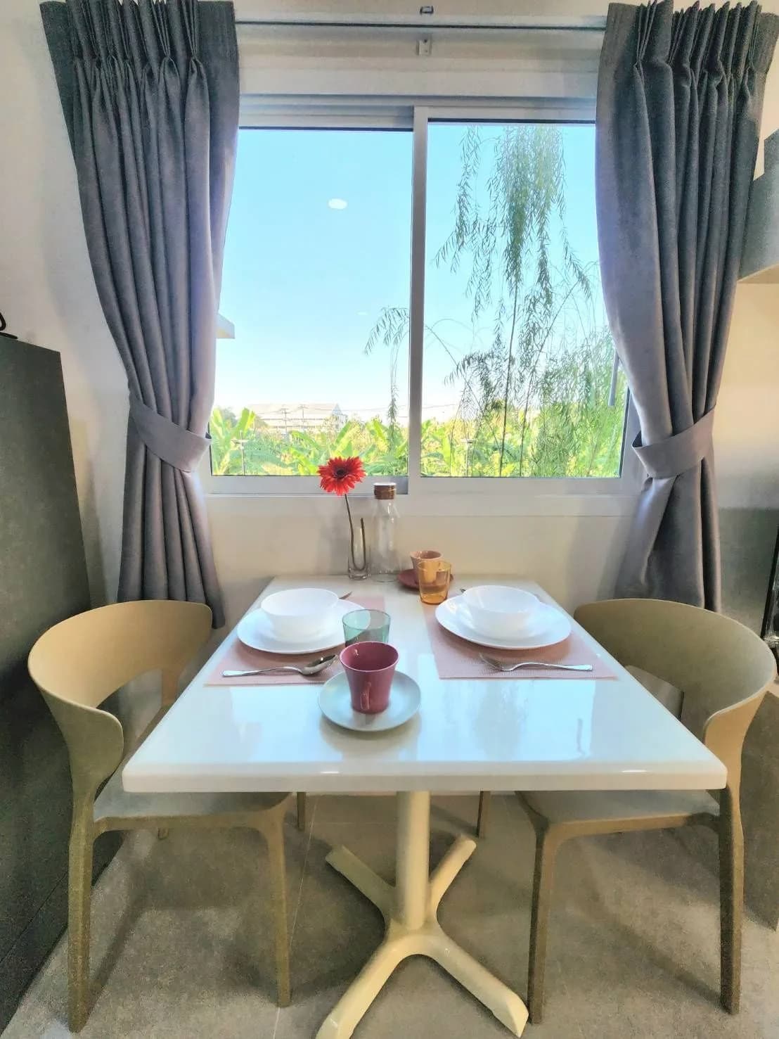 وحدات مفروشة بالكامل من 1 غرفة نوم مع صالة رياضية وحديقة للإيجار الشهري في Serene Room، Soi Songprapha 11، Don Mueang صورة 6