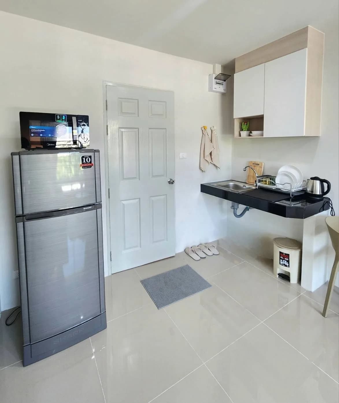 وحدات مفروشة بالكامل من 1 غرفة نوم مع صالة رياضية وحديقة للإيجار الشهري في Serene Room، Soi Songprapha 11، Don Mueang صورة 7