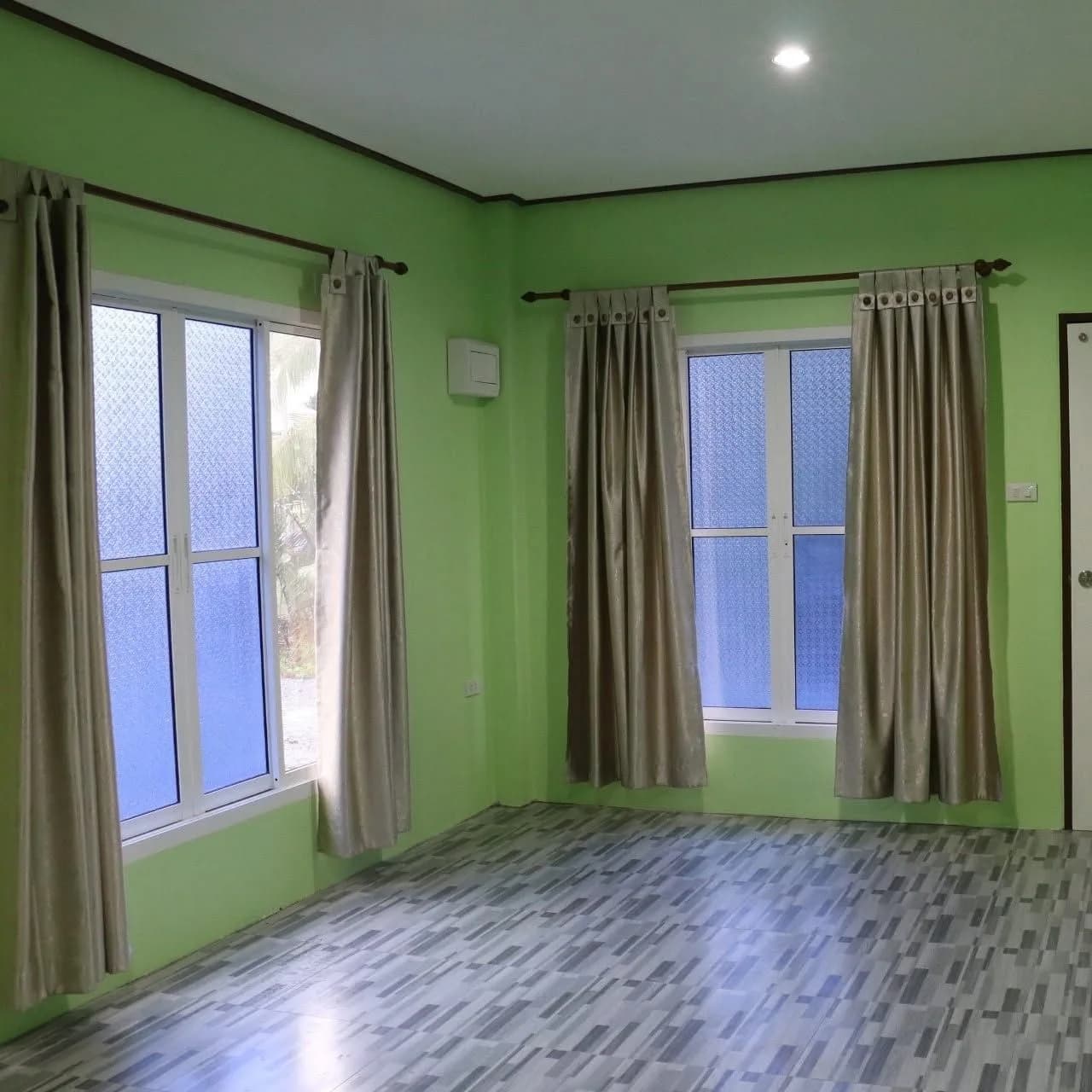 Shine Klongkhearn, Mae Klong, Samut Songkhram: मासिक किराए पर ट्विन हाउस में 31 वर्ग मीटर के कमरे, नारियल के बागों के बीच फ़ोटो 5
