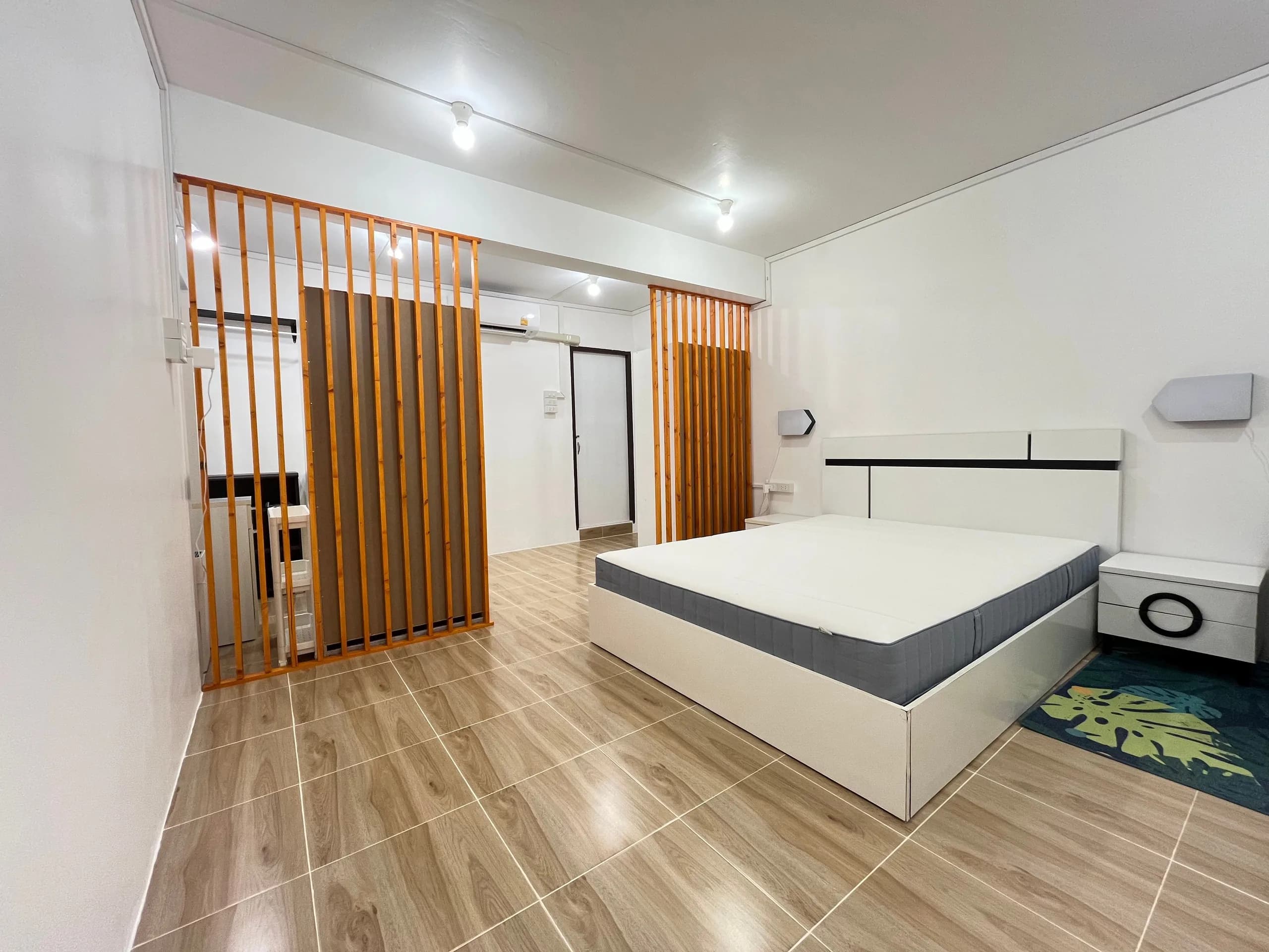 Sirikarn Apartment, Soi Phetkasem 42: Furnished Monthly Rooms near Siam University