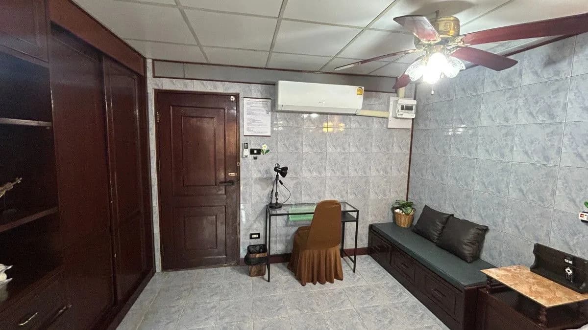 Sixteen-Fifty Residence, Sukhumvit 68: Studios zur Monatsmiete mit Dachgarten, 10 Gehminuten von BTS Udom Suk Foto 4