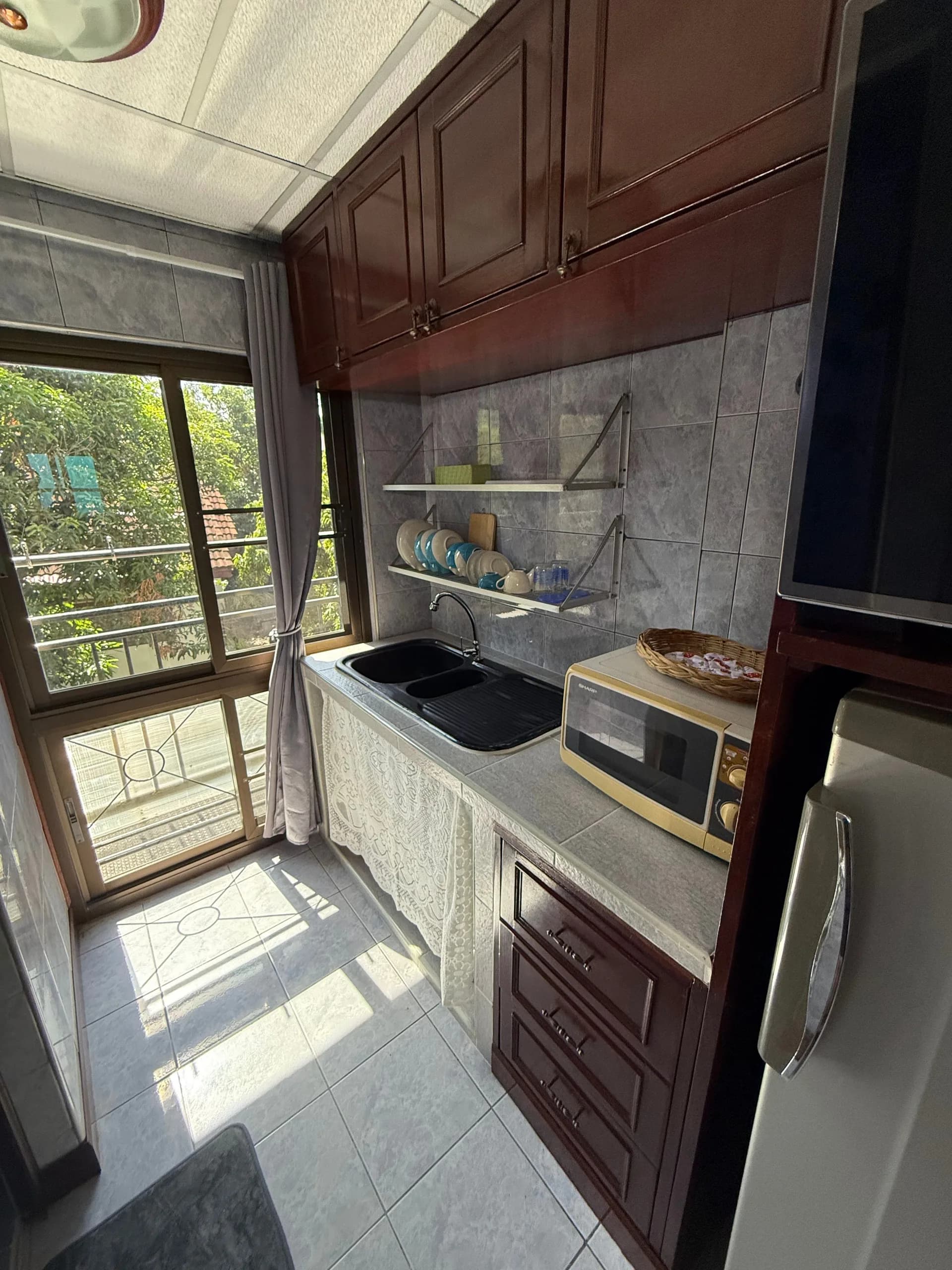Sixteen-Fifty Residence, Sukhumvit 68: Studios zur Monatsmiete mit Dachgarten, 10 Gehminuten von BTS Udom Suk Foto 5
