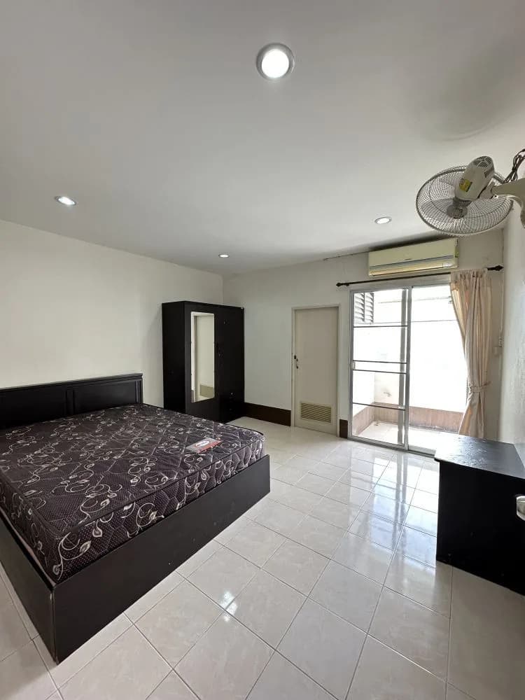 SK Apartment, Soi Chom Chan : chambres au mois avec ventilateur ou climatisation, près de Central Chiang Mai Airport photo 4