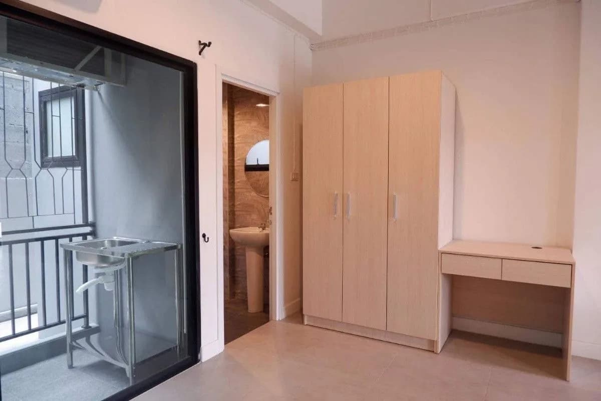 SK14 Cozy Residence, Soi Sangkhom Songkhro 14, Lat Phrao: studio sewa bulanan seluas 32 m² dalam bangunan 3 tingkat yang tenang foto 7