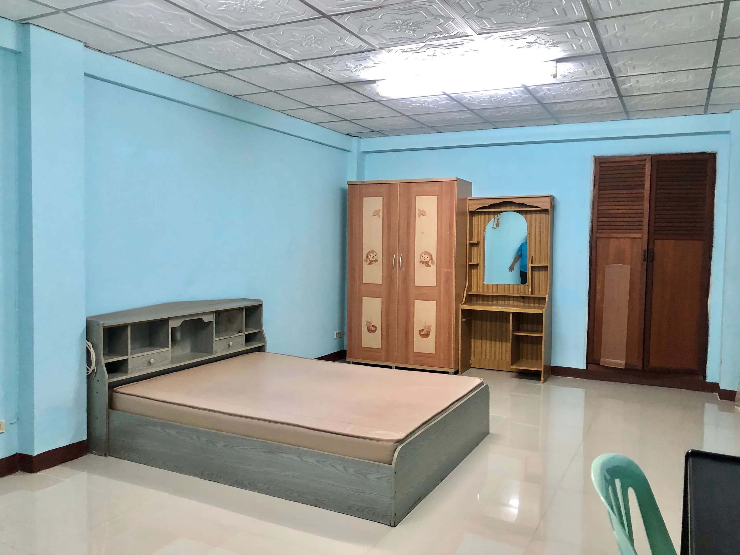 SPL Court, Soi Ратчадапхисек 3, Din Daeng: комнаты 26-36 кв. м с балконами, помесячная аренда, около 700 м от MRT Phra Ram 9 фото 5