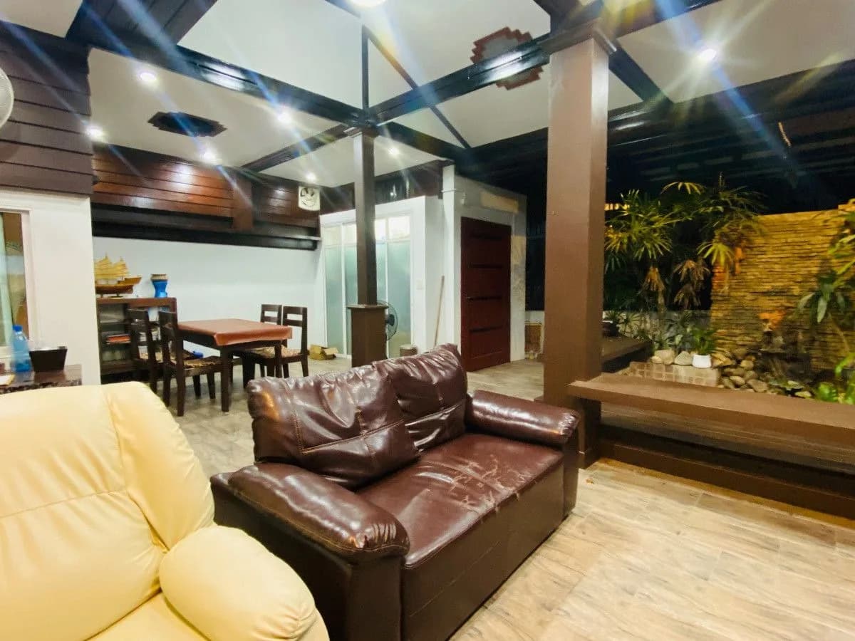 Student Space 32 บ้านพักนักเรียนมัธยม ห้องพักรายเดือน ดูแลอาหารและซักรีด ใกล้โรงเรียนมงฟอร์ตวิทยาลัย