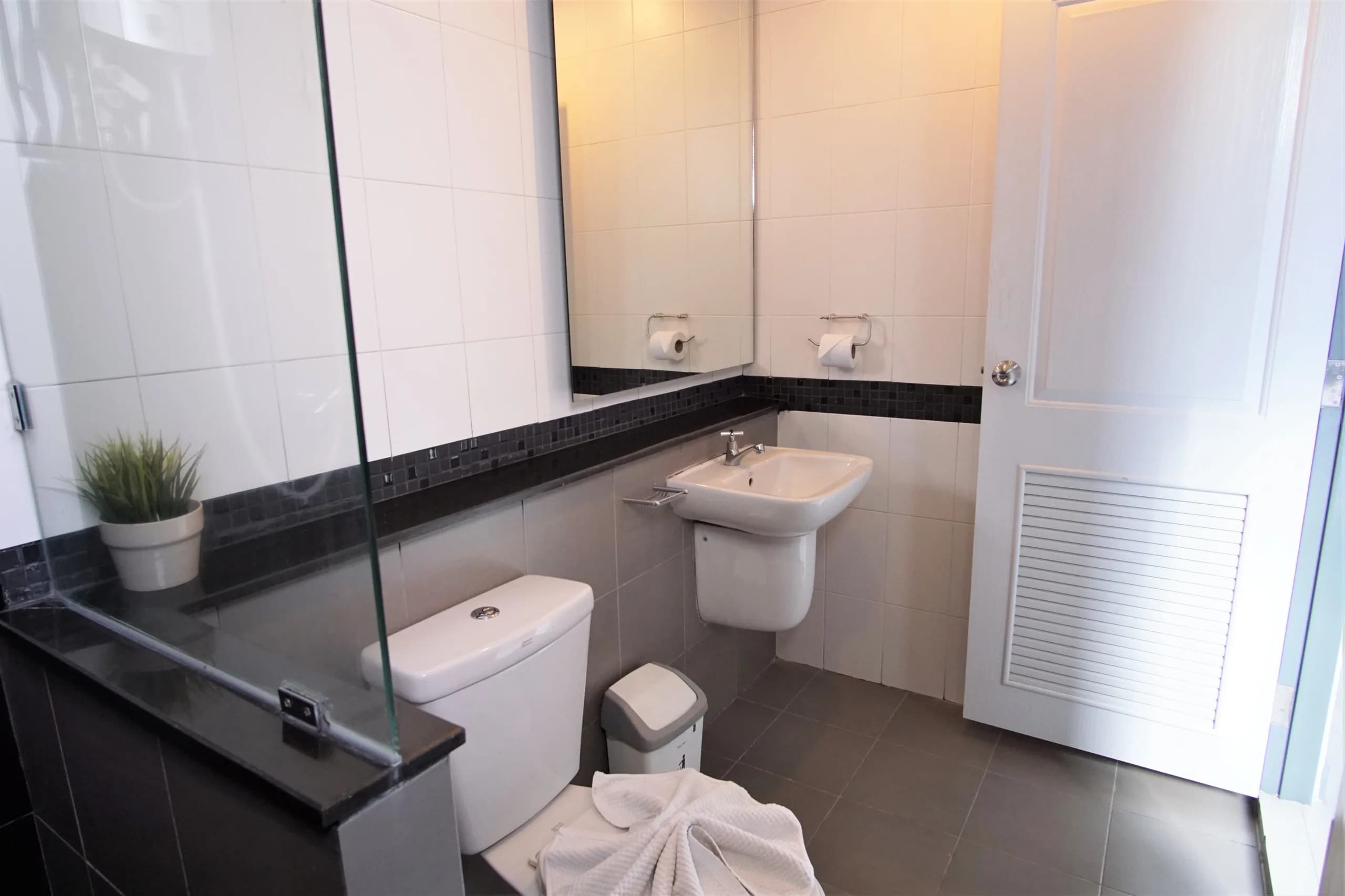 Subkamon Apartment، Pa Tan: غرف شهرية مفروشة قرب مستشفى Lanna صورة 3