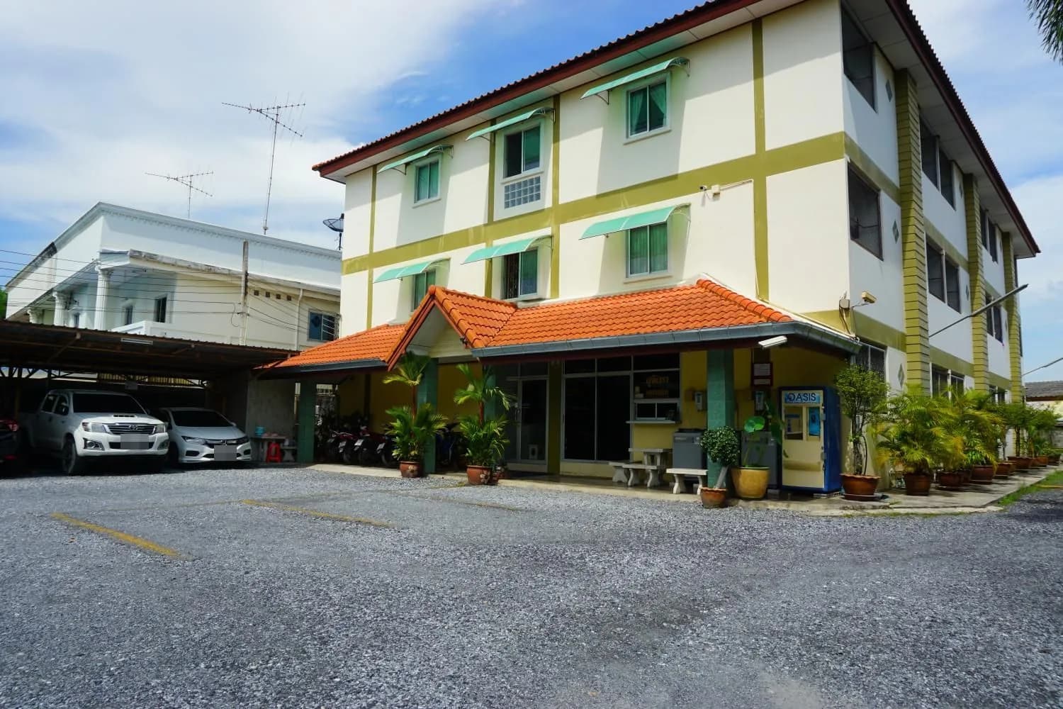 Sujitra Apartment, Ban Suan: habitaciones mensuales de 26 m² con Wi-Fi y estacionamiento gratis, cerca de Chonburi Hospital foto 2