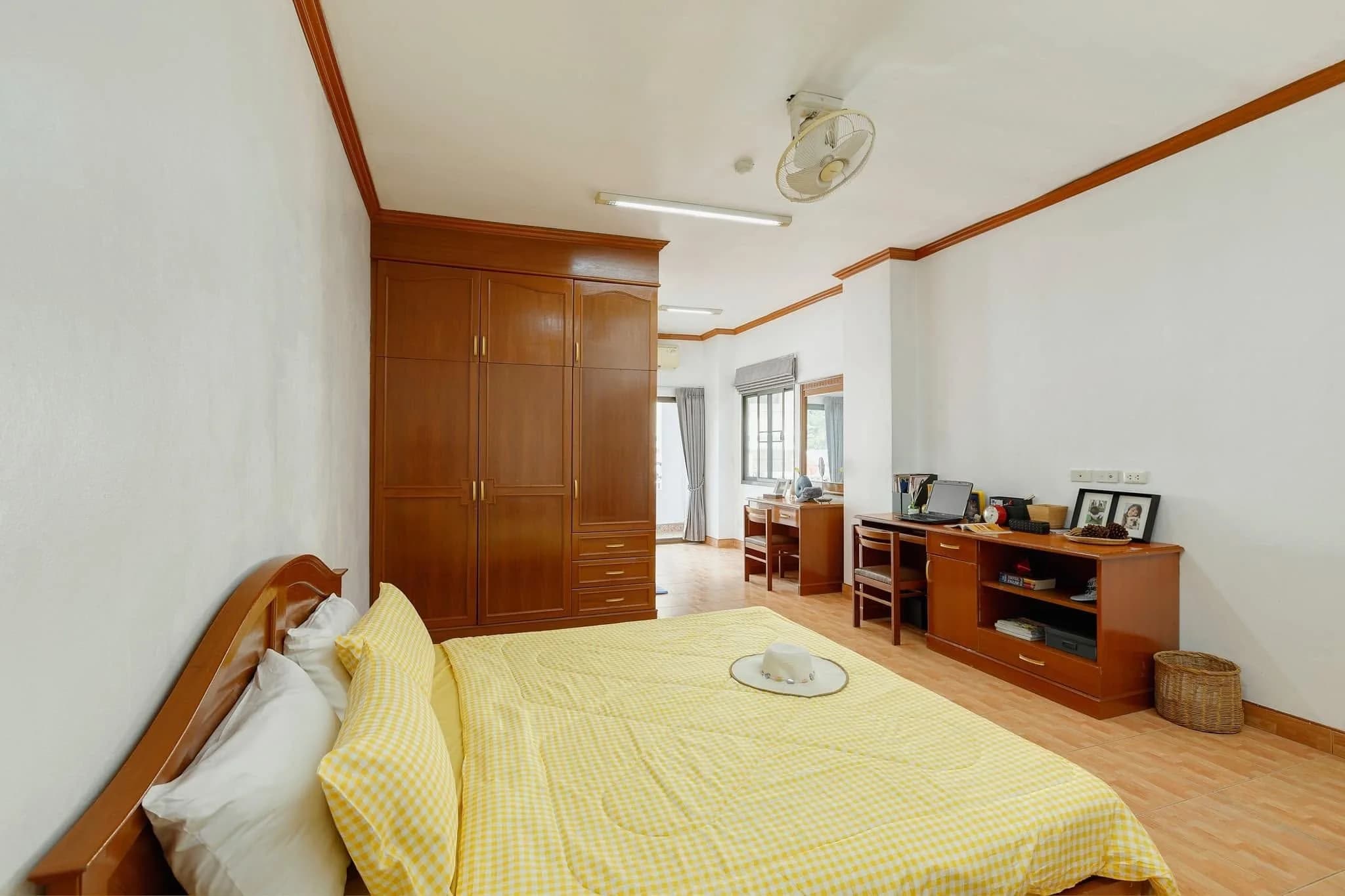 Suparerk Mansion 3, Chang Khian Soi 1: Zimmer zur Monatsmiete mit großem Balkon nahe Universität Chiang Mai