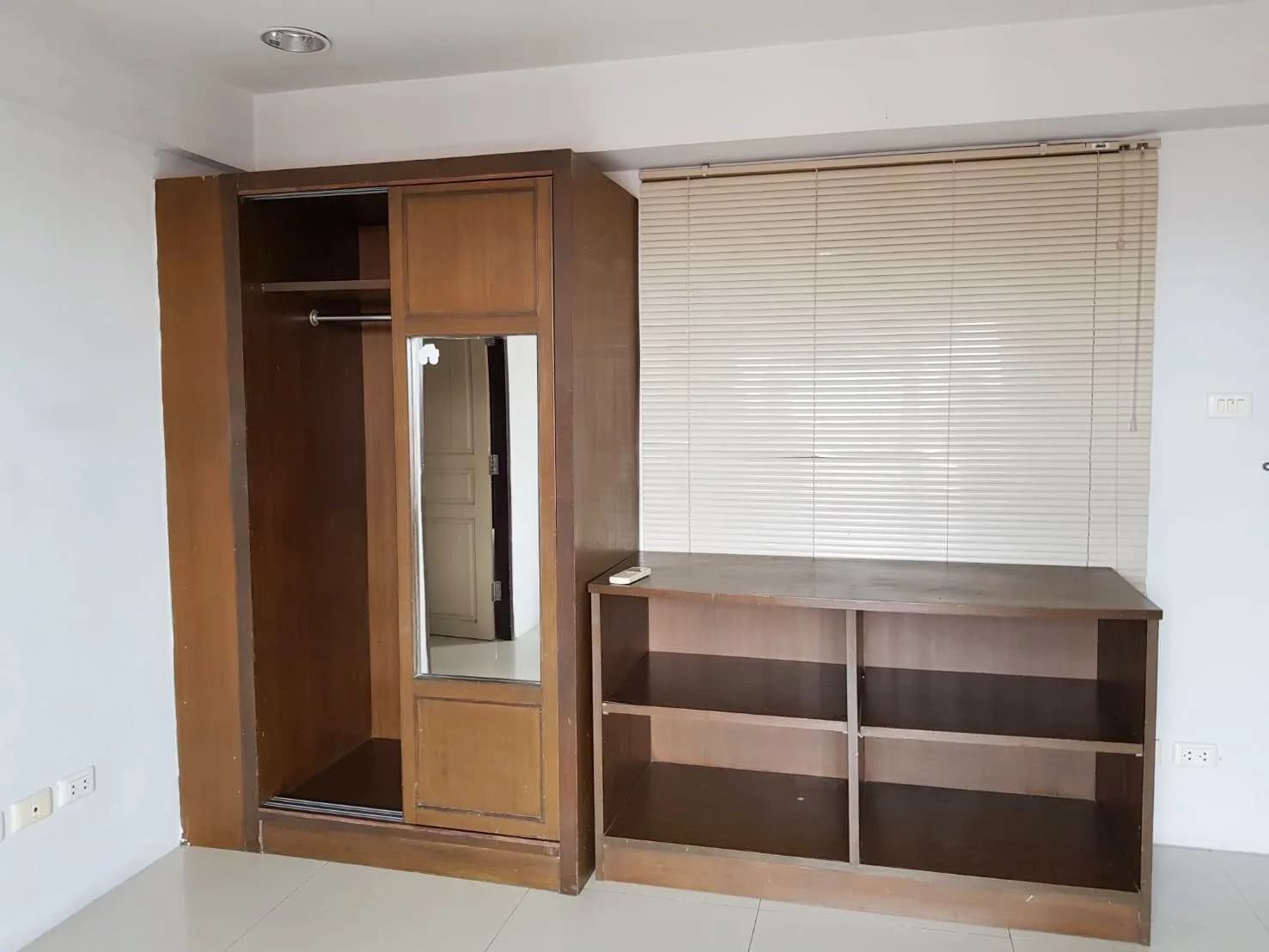 Suvarnabhumi Apartment, Soi Rom Klao 36: Große Zimmer zur Monatsmiete mit Küchenspüle, vom Studio bis zur 2-Schlafzimmer-Wohnung Foto 6