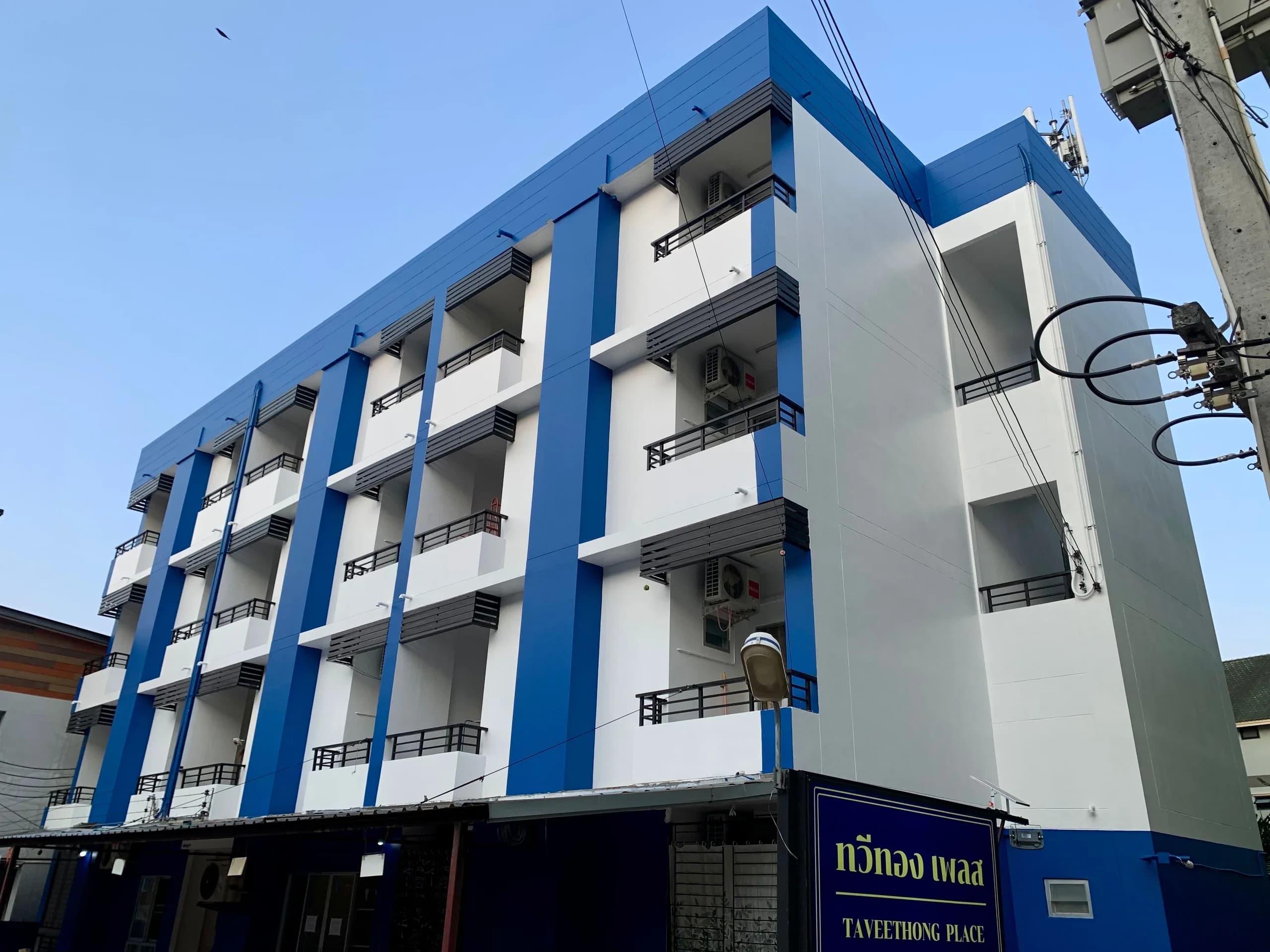 Taveethong Place, Suthep: Zimmer mit 24 m² und Balkon zur Monatsmiete nahe Wat Umong, hinter der Universität Chiang Mai Foto 2