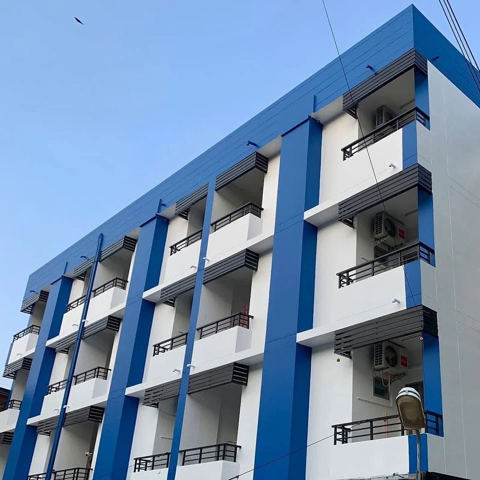 Taveethong Place, Suthep: Zimmer mit 24 m² und Balkon zur Monatsmiete nahe Wat Umong, hinter der Universität Chiang Mai Foto 7