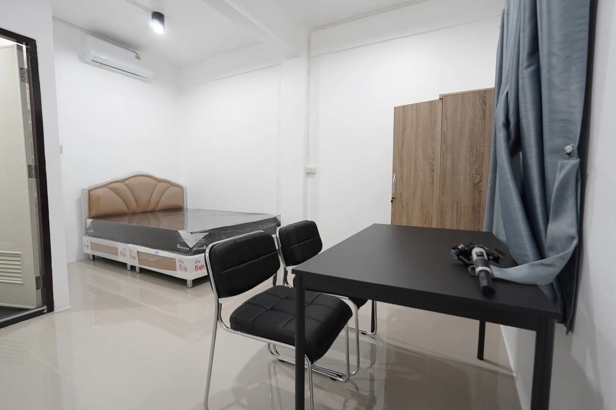 The Corner 5, Soi Phetkasem 42 Yaek 1, Phasi Charoen: New Monthly Studios of 22-30 sq.m. near Siam University photo 1