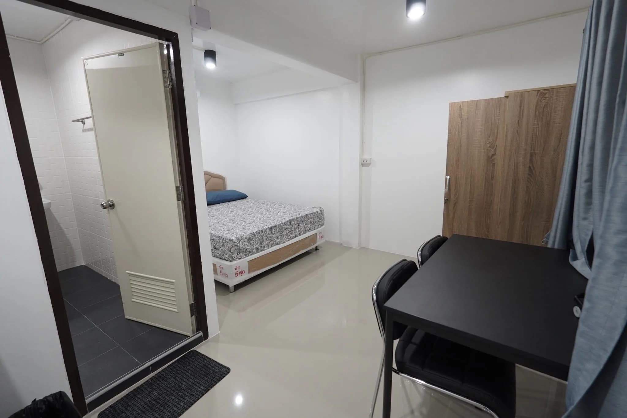 The Corner 5, Soi Phetkasem 42 Yaek 1, Phasi Charoen: New Monthly Studios of 22-30 sq.m. near Siam University photo 3