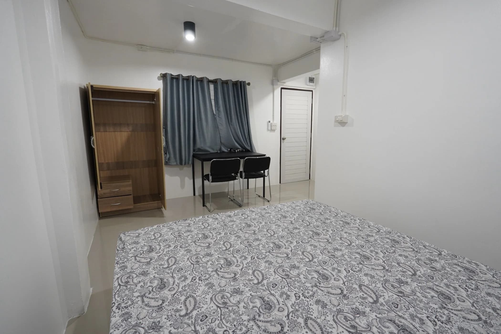 The Corner 5, Soi Phetkasem 42 Yaek 1, Phasi Charoen: New Monthly Studios of 22-30 sq.m. near Siam University photo 4