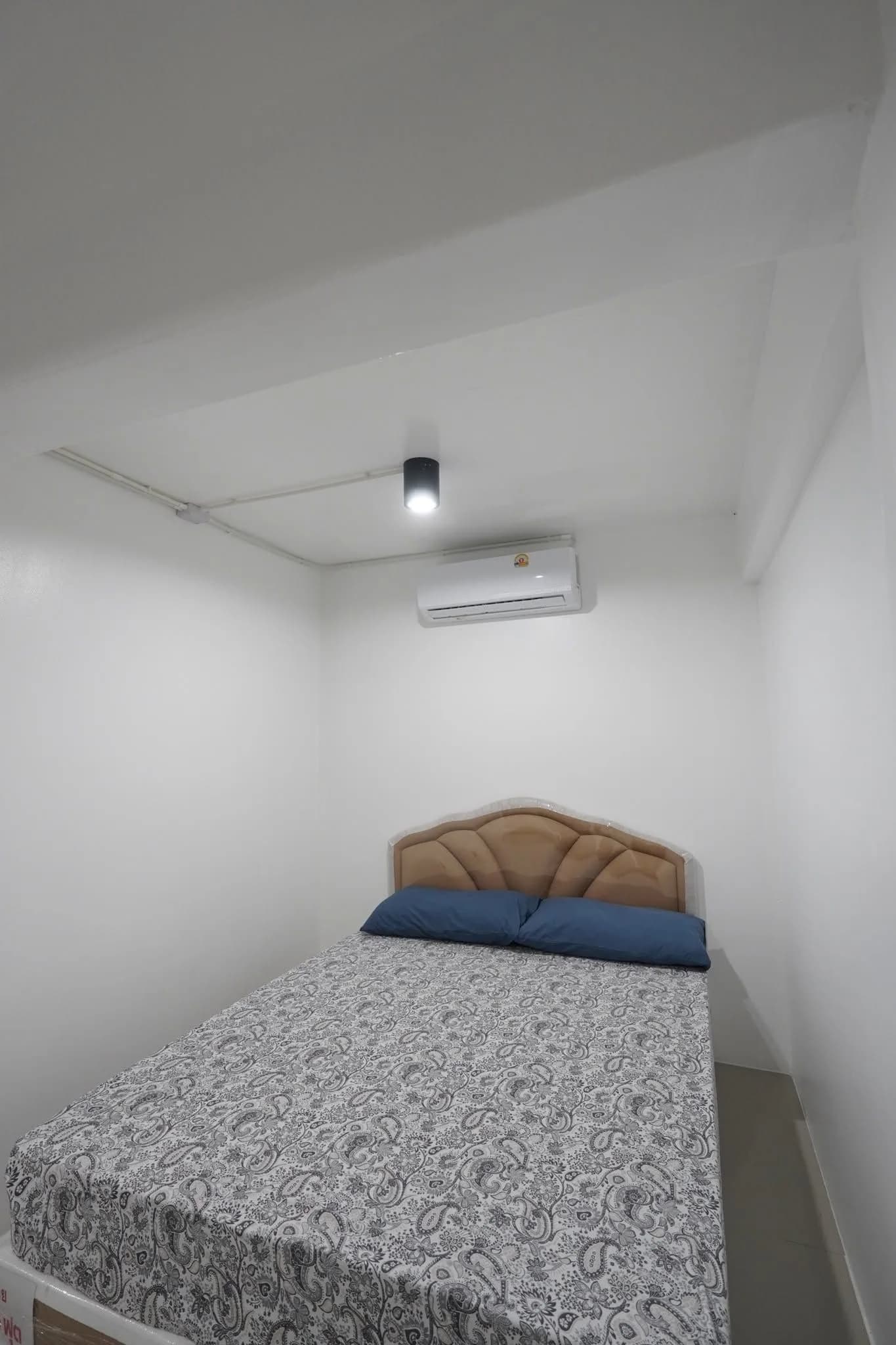 The Corner 5, Soi Phetkasem 42 Yaek 1, Phasi Charoen: New Monthly Studios of 22-30 sq.m. near Siam University photo 5