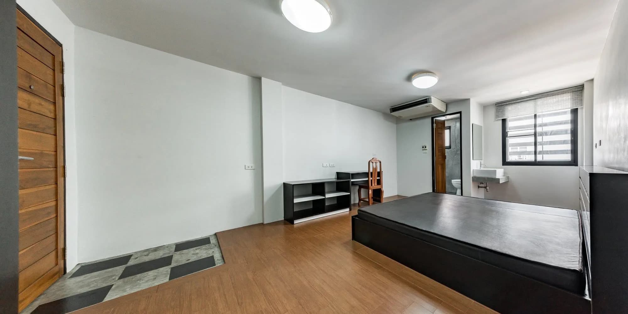 The Palm Inn, Soi Charoen Nakhon 14 Yaek 7, Khlong San: Loft-Style Monthly Rooms of 24 sq.m. near BTS Krung Thon Buri photo 2