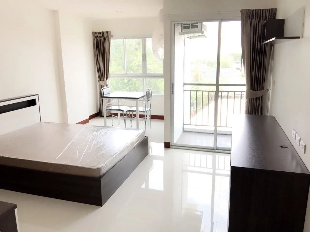 غرف مفروشة مع Wi-Fi مجاني للإيجار الشهري في The Richesse Residence، Soi Phahon Yothin 50، على بعد 700 م من محطة BTS Sai Yut صورة 5