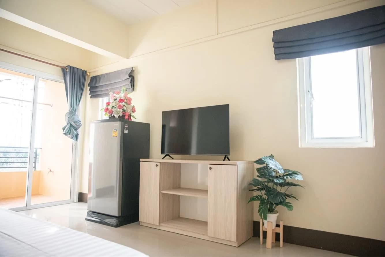 The Zleep Apartment في Bowin: غرف شهرية مكيّفة بمساحة 26 م² مع مصعد قرب Robinson Lifestyle Bowin صورة 6